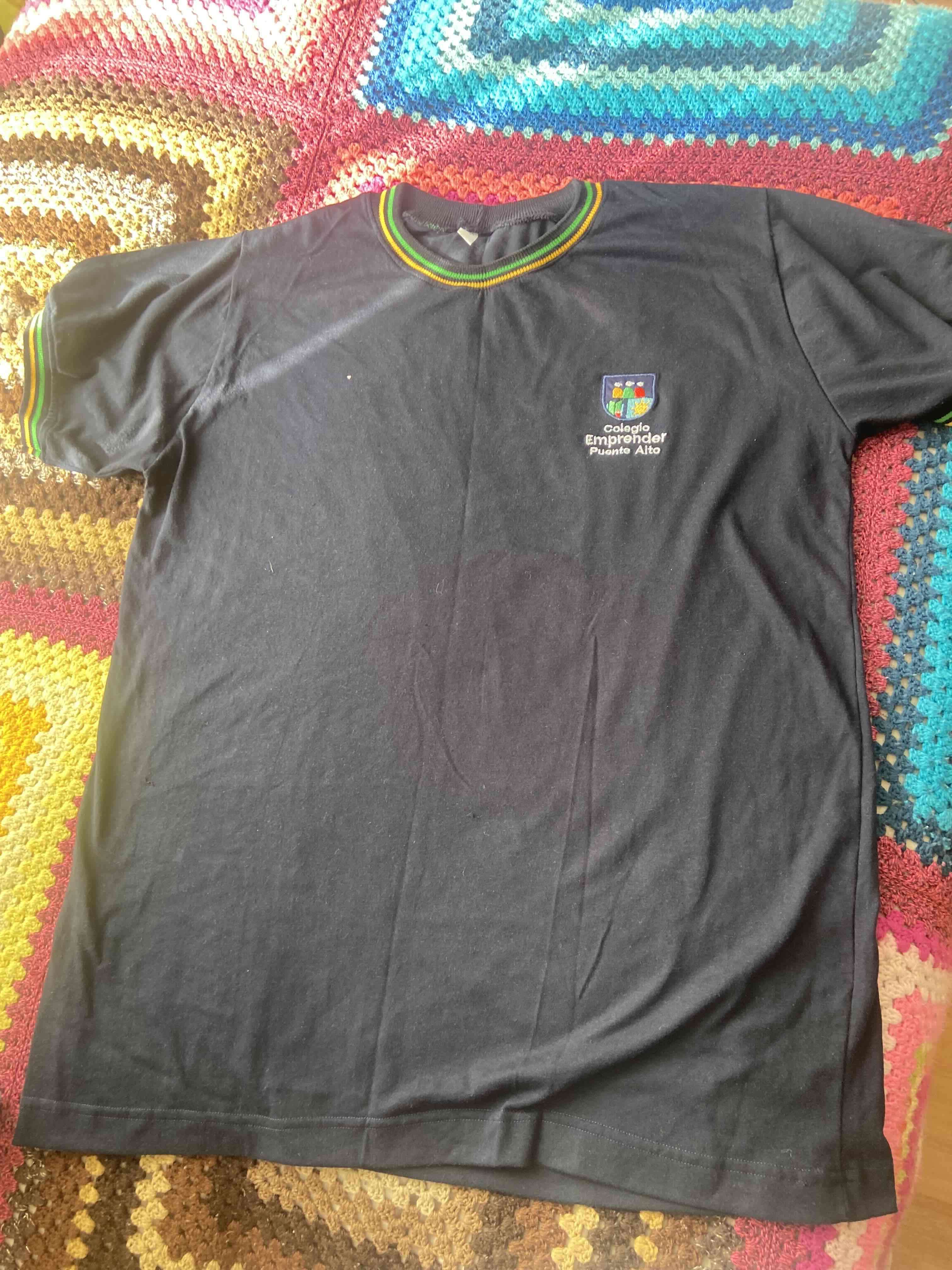 Polera escolar negra - miniatura 2