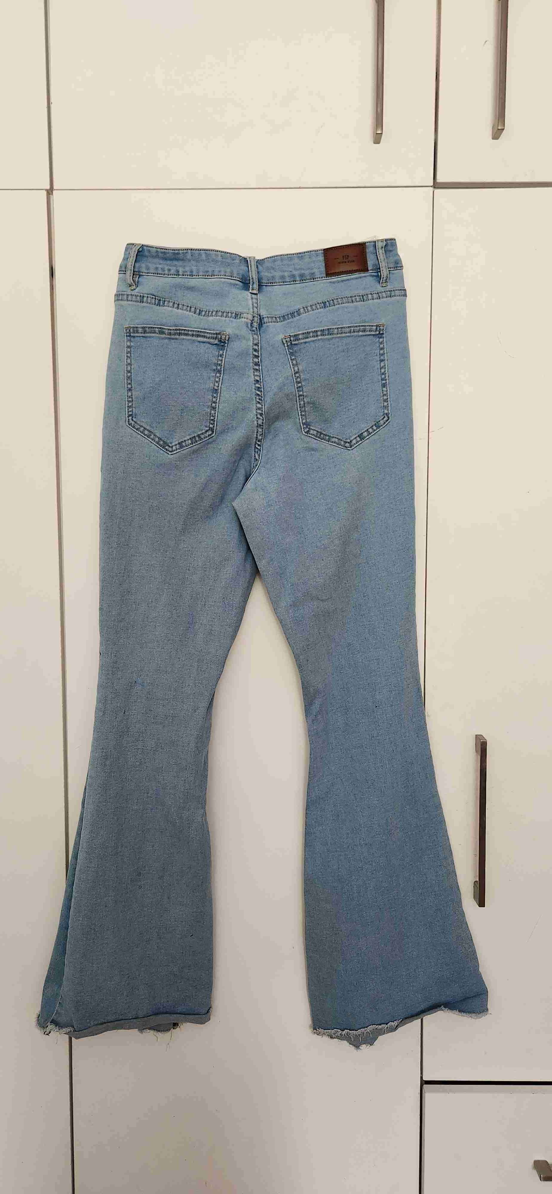 Jeans acampanados azules - miniatura 2