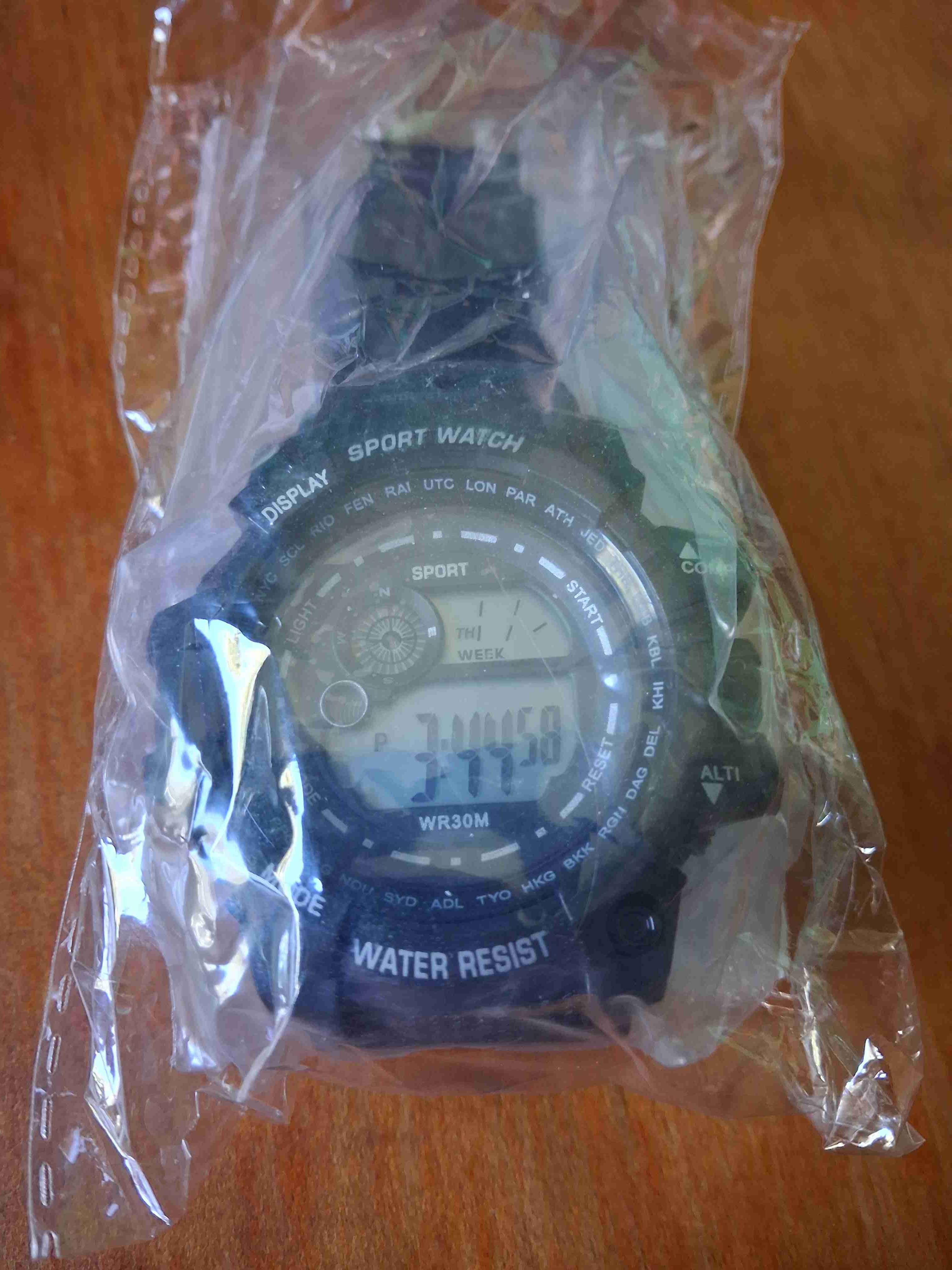 Relojes de pulsera variados - miniatura 3