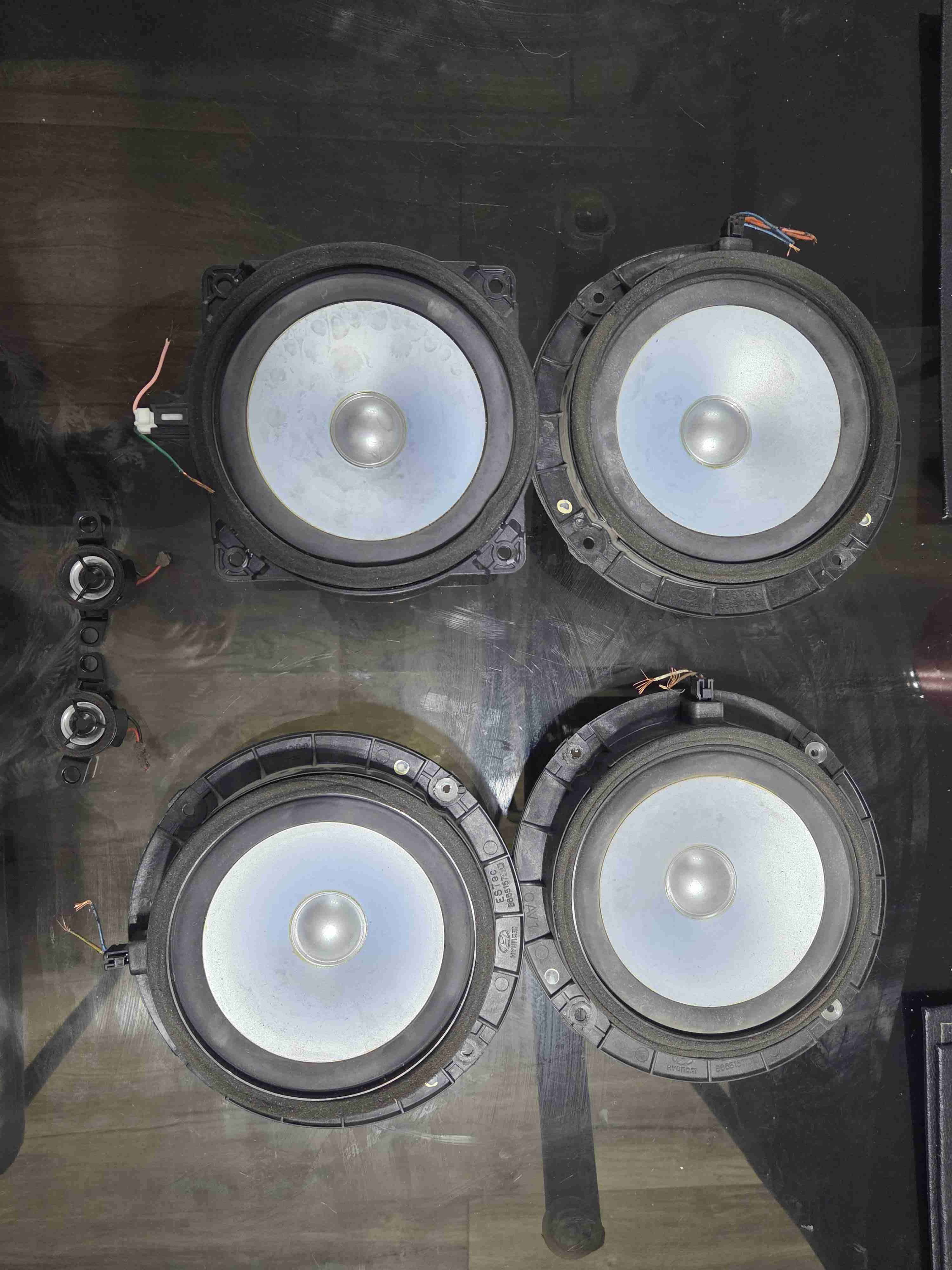 Set de 4 parlantes usados