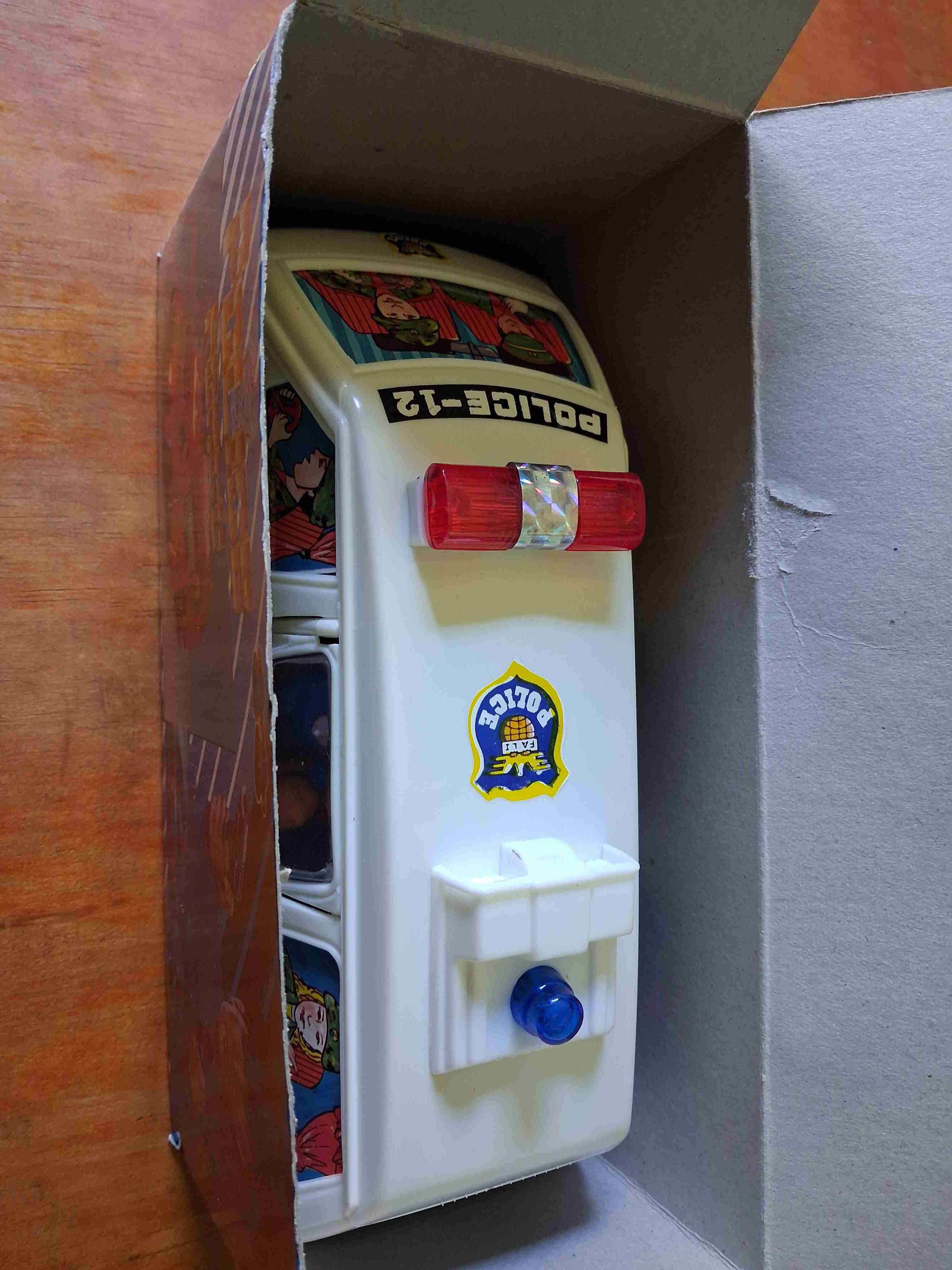 Furgón policía retro - miniatura 2