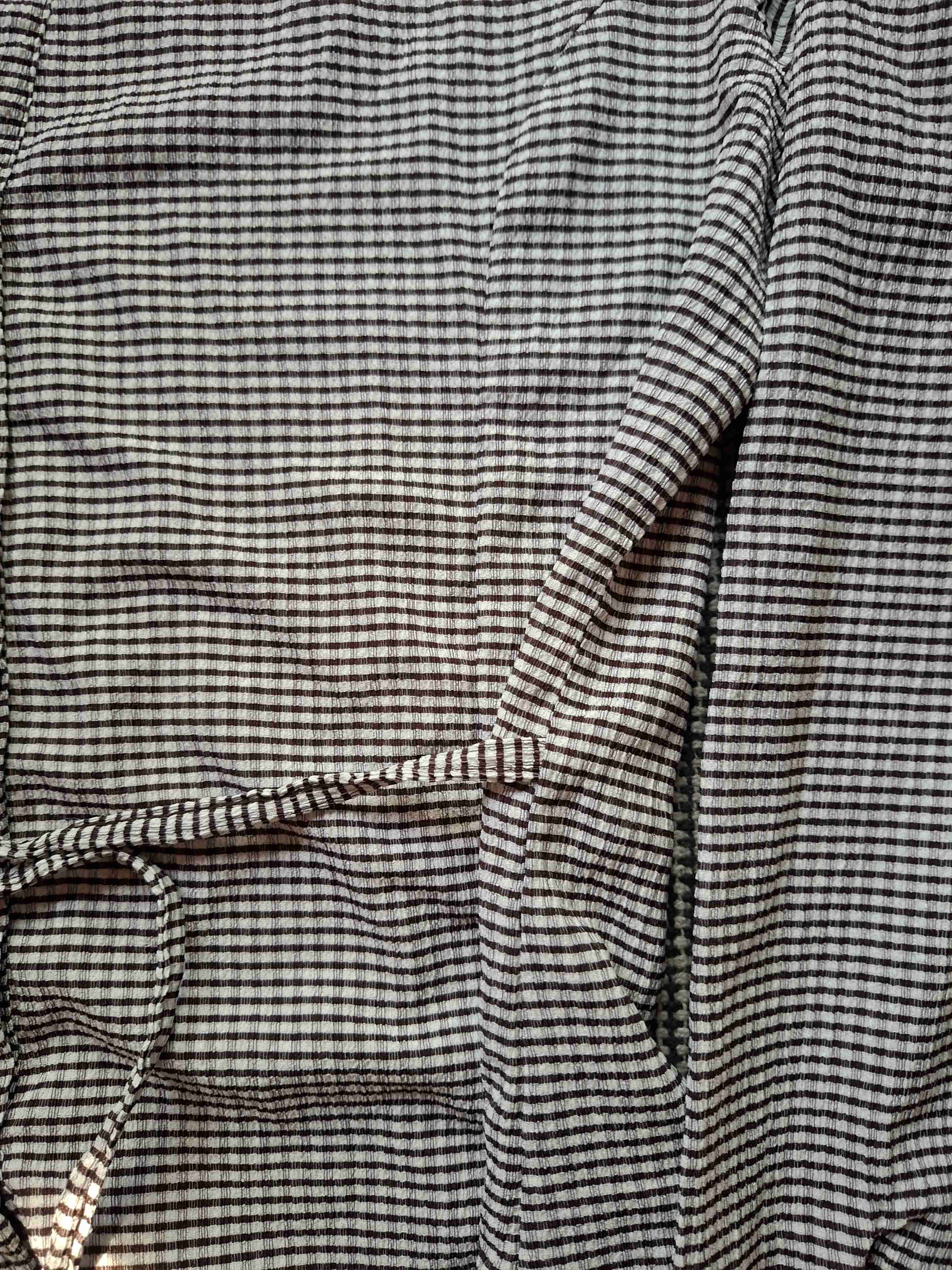 Blusa a cuadros en tonos oscuros - miniatura 2