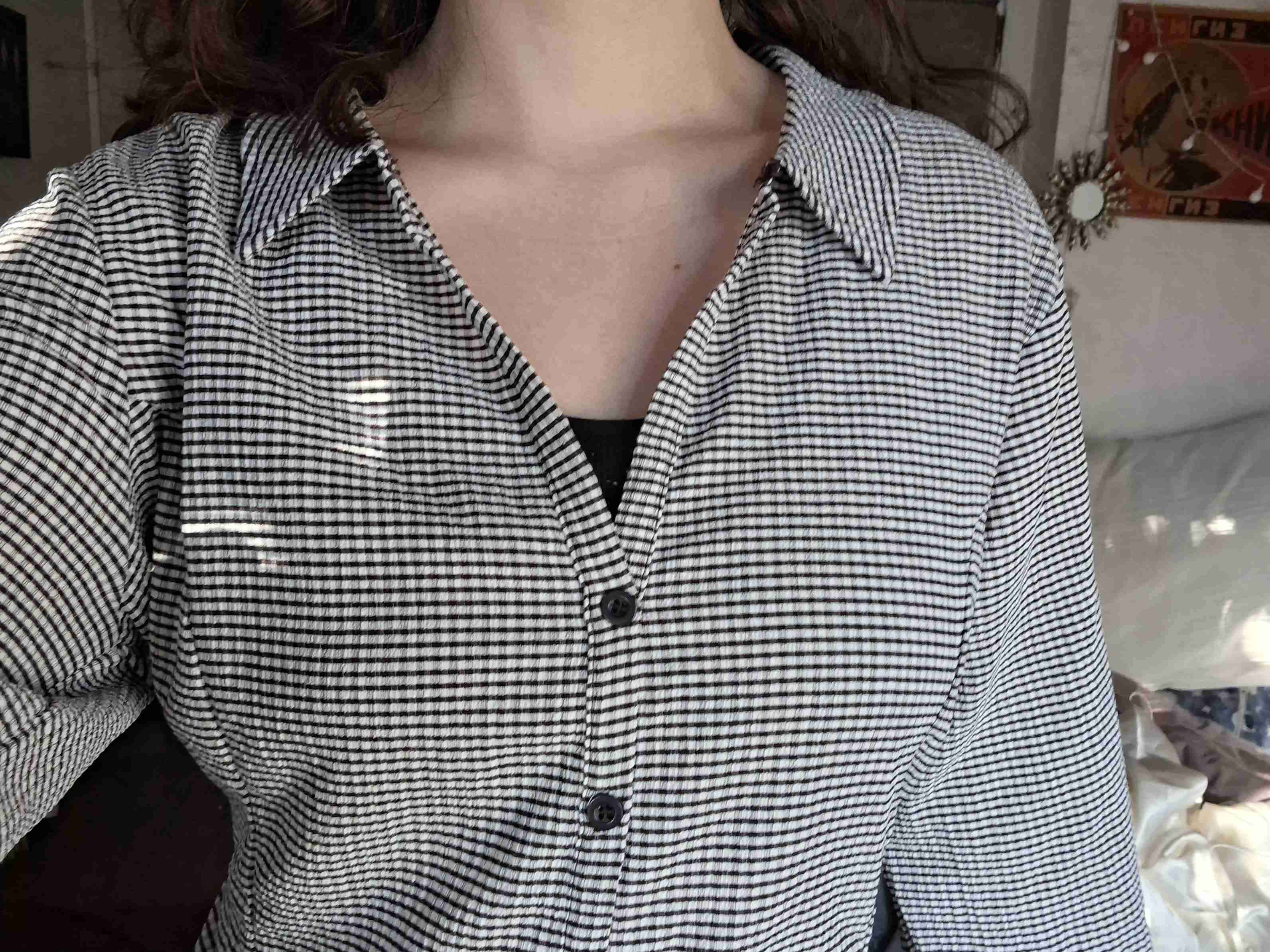 Blusa a cuadros en tonos oscuros - miniatura 4
