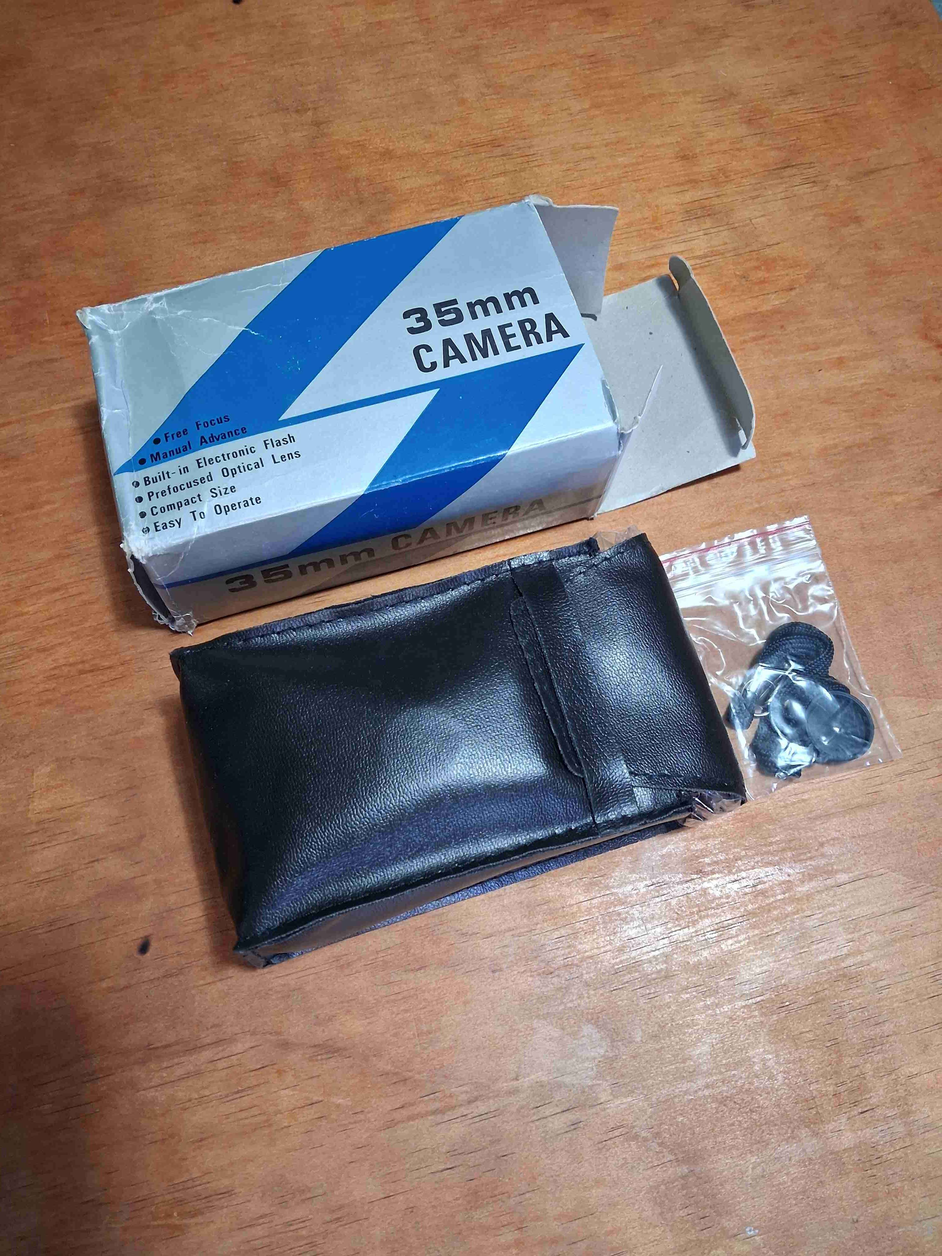 Cámara antigua de 35mm con estuche - miniatura 3