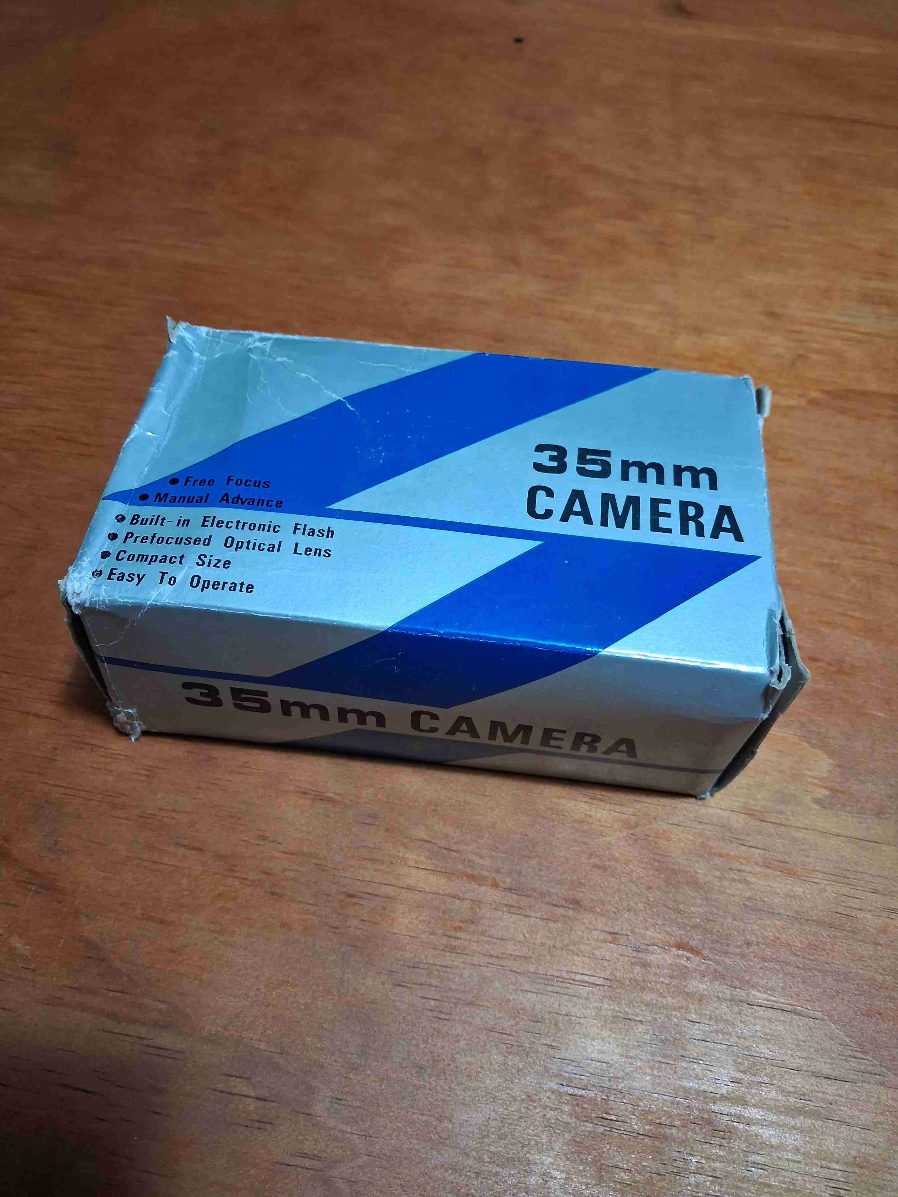 Cámara antigua de 35mm con estuche - miniatura 4