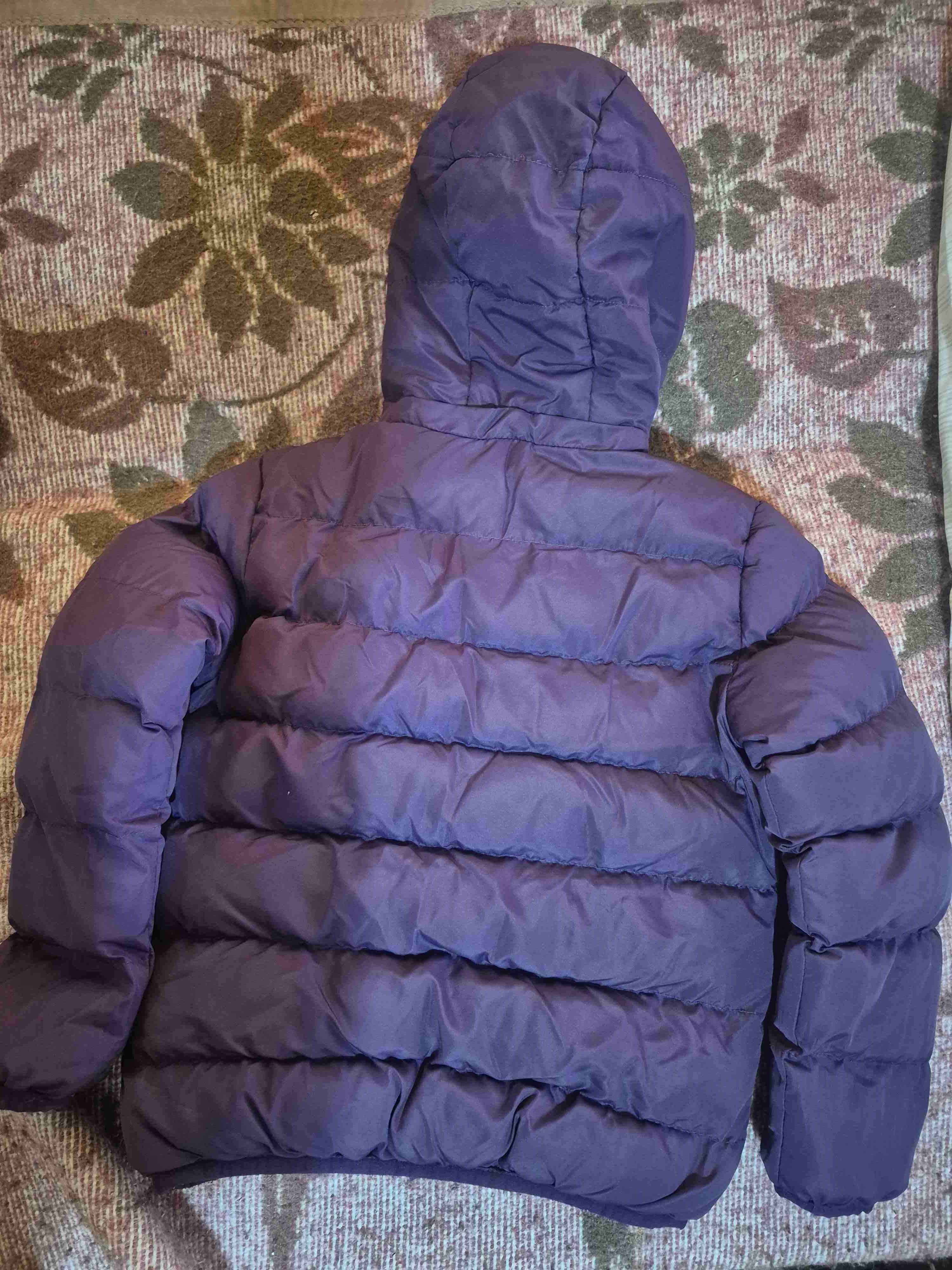 Chaqueta acolchada morada con capucha - miniatura 2