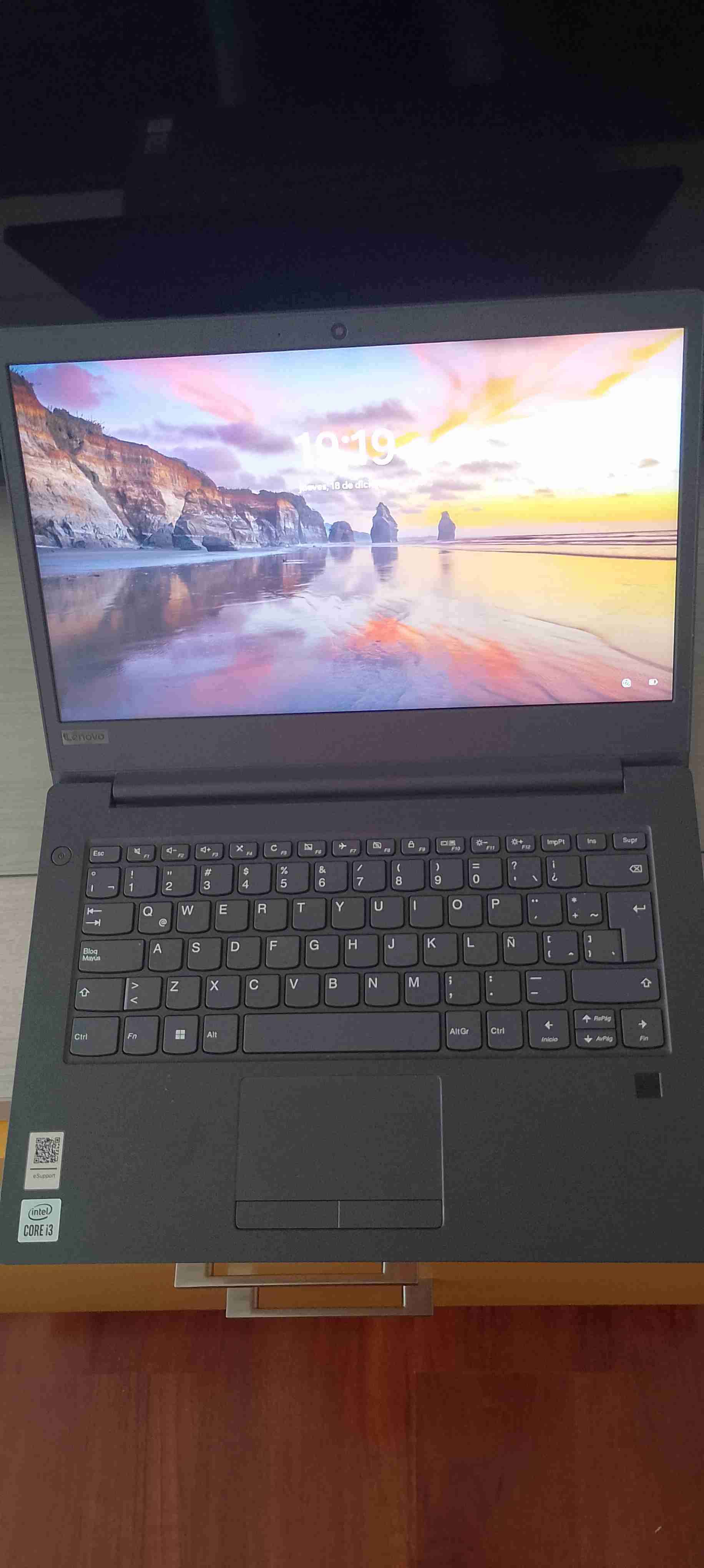 Notebook Lenovo Core i3 - miniatura 1