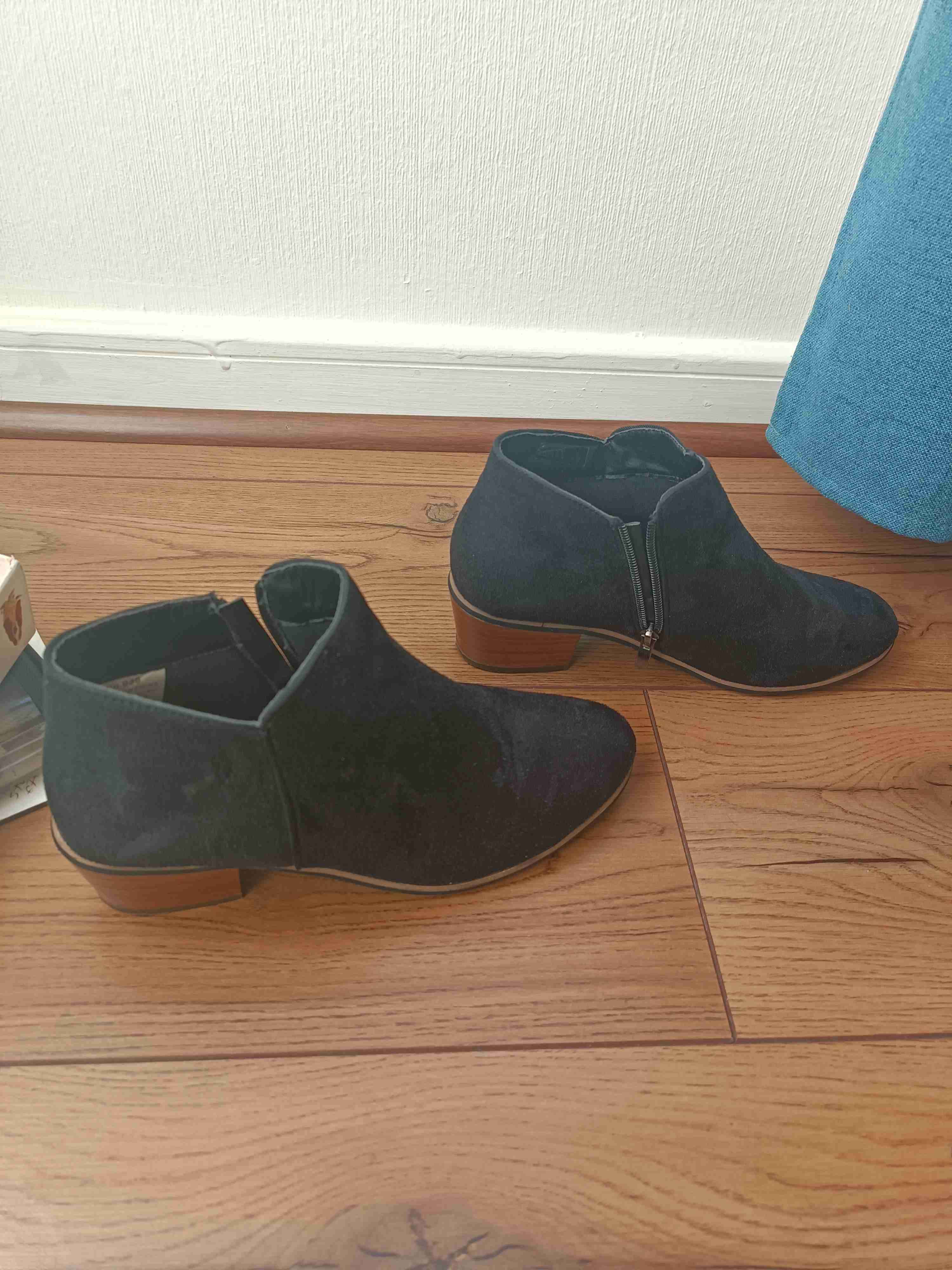 Botines negros de gamuza - miniatura 2