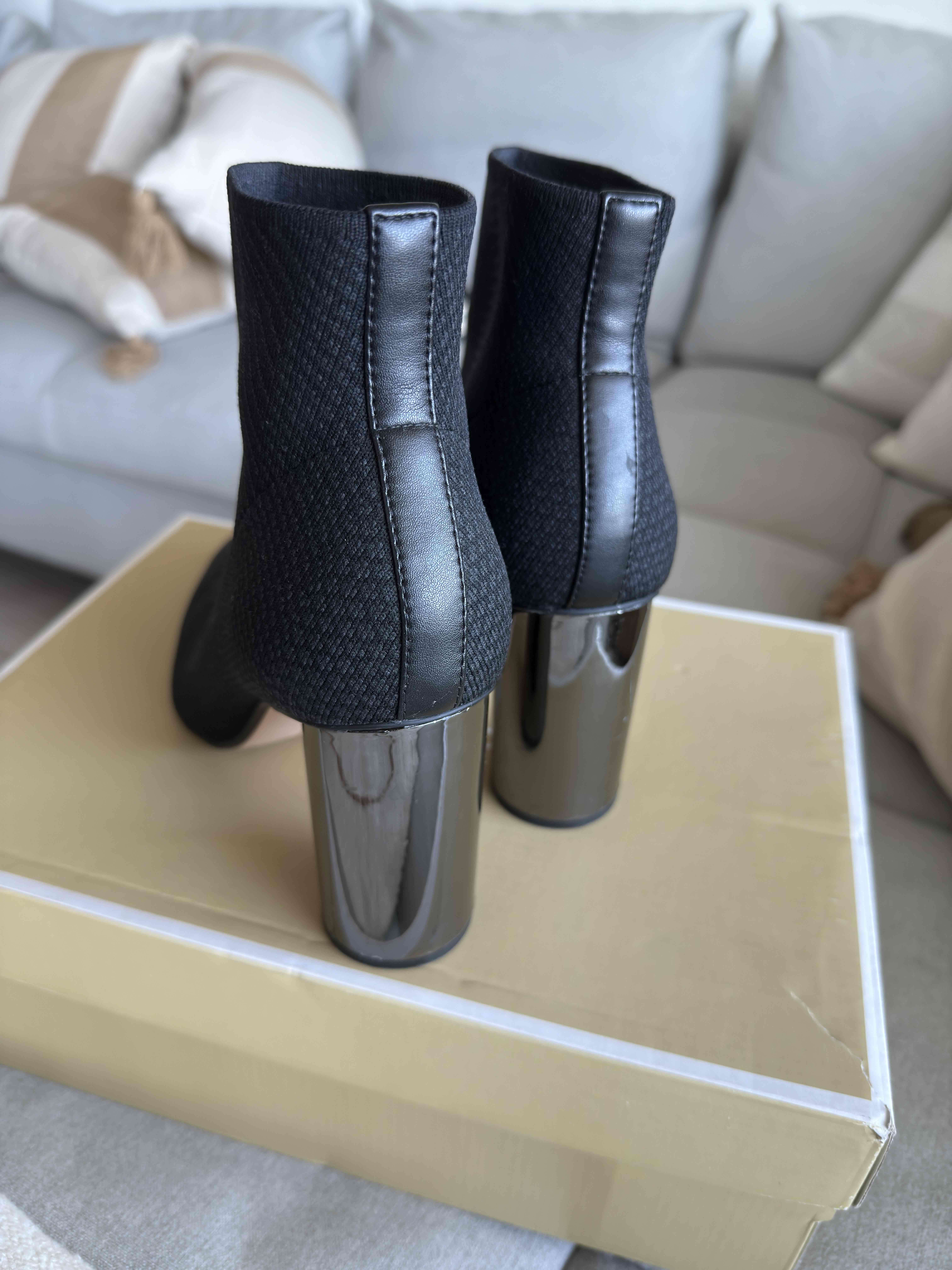 Botines negros ZARA de tacón - miniatura 3