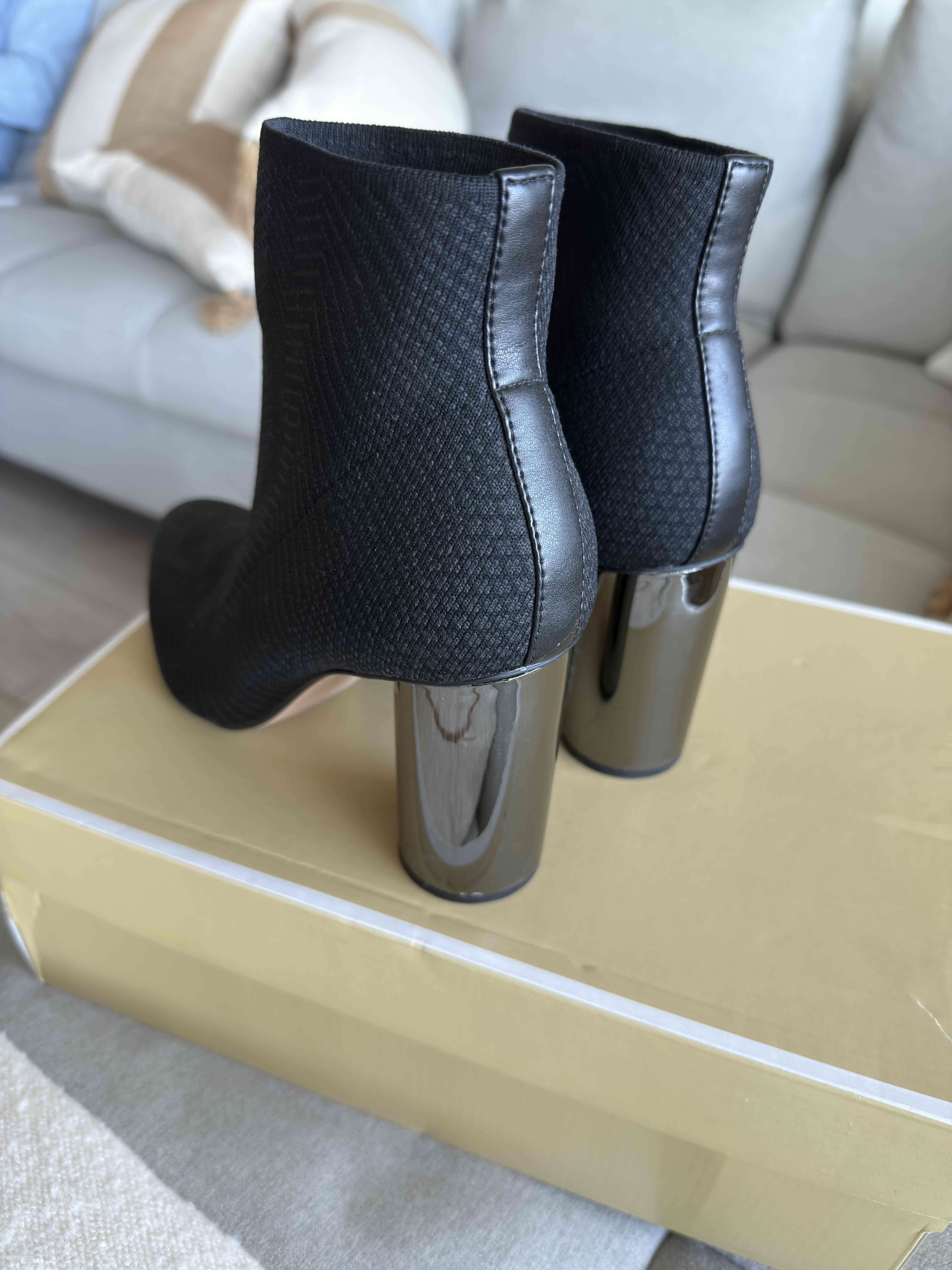 Botines negros ZARA de tacón - miniatura 4