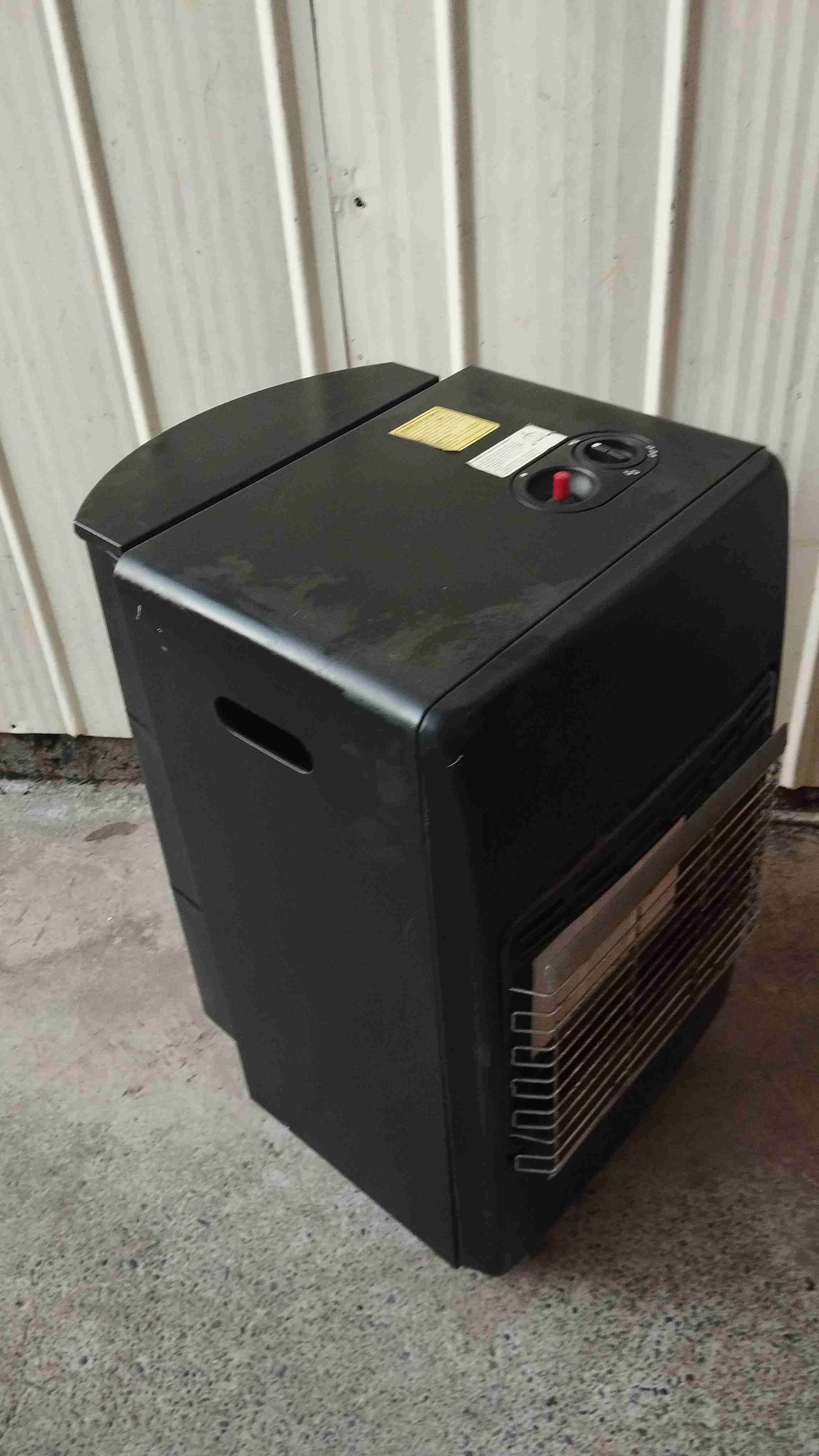 Estufa a gas negra - miniatura 2