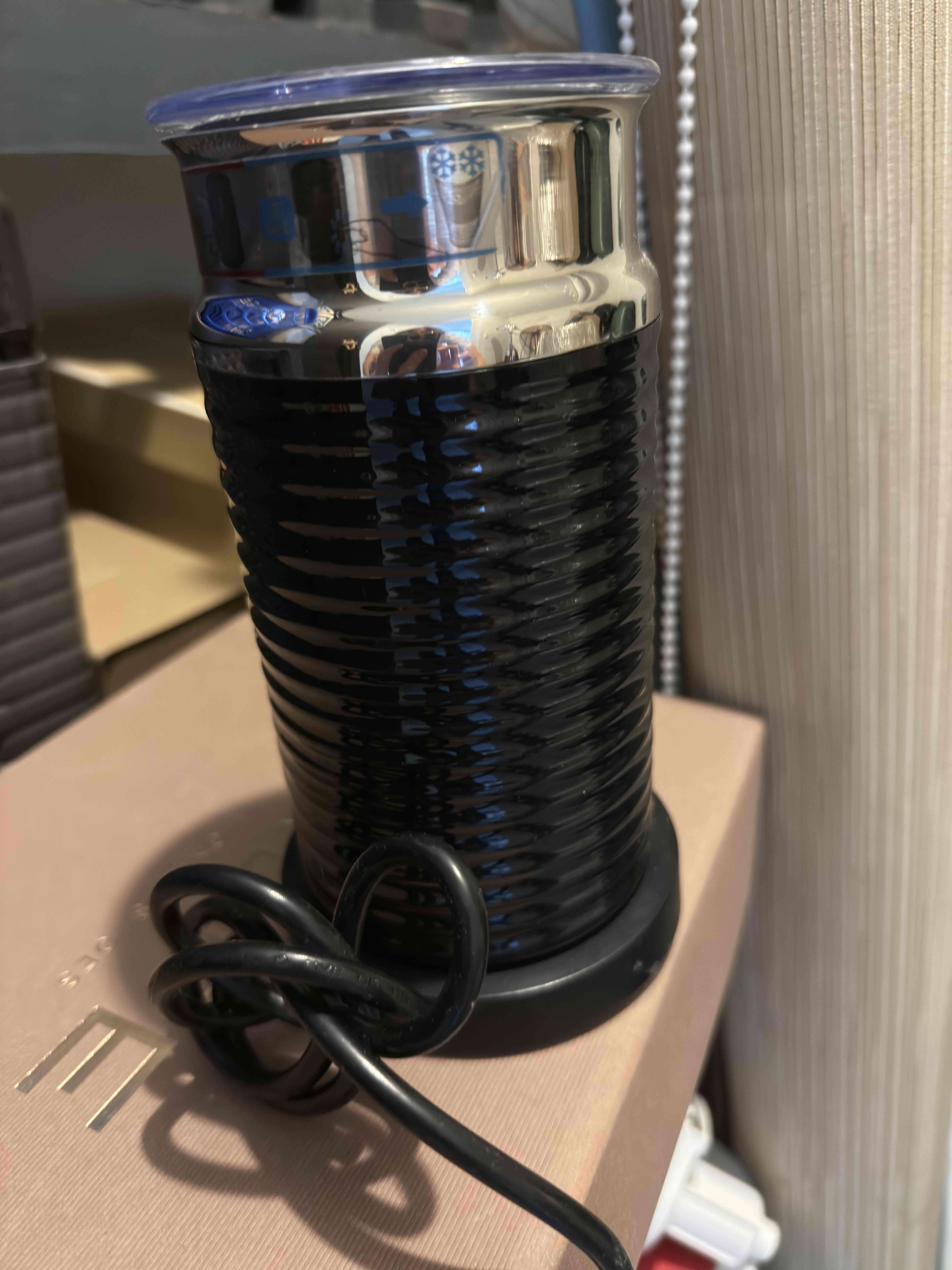 Espumador de leche eléctrico NESPRESSO - miniatura 1