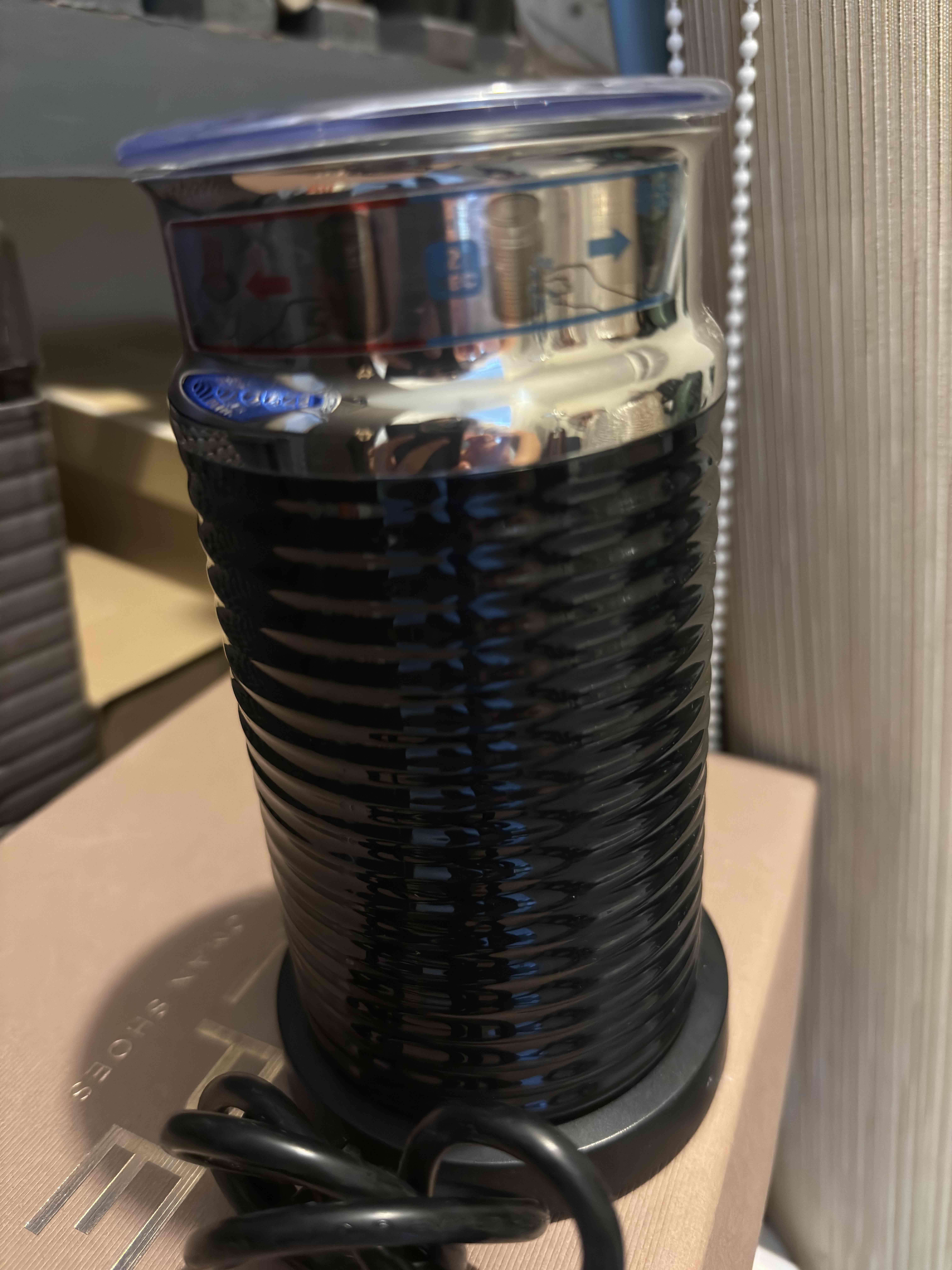 Espumador de leche eléctrico NESPRESSO - miniatura 2