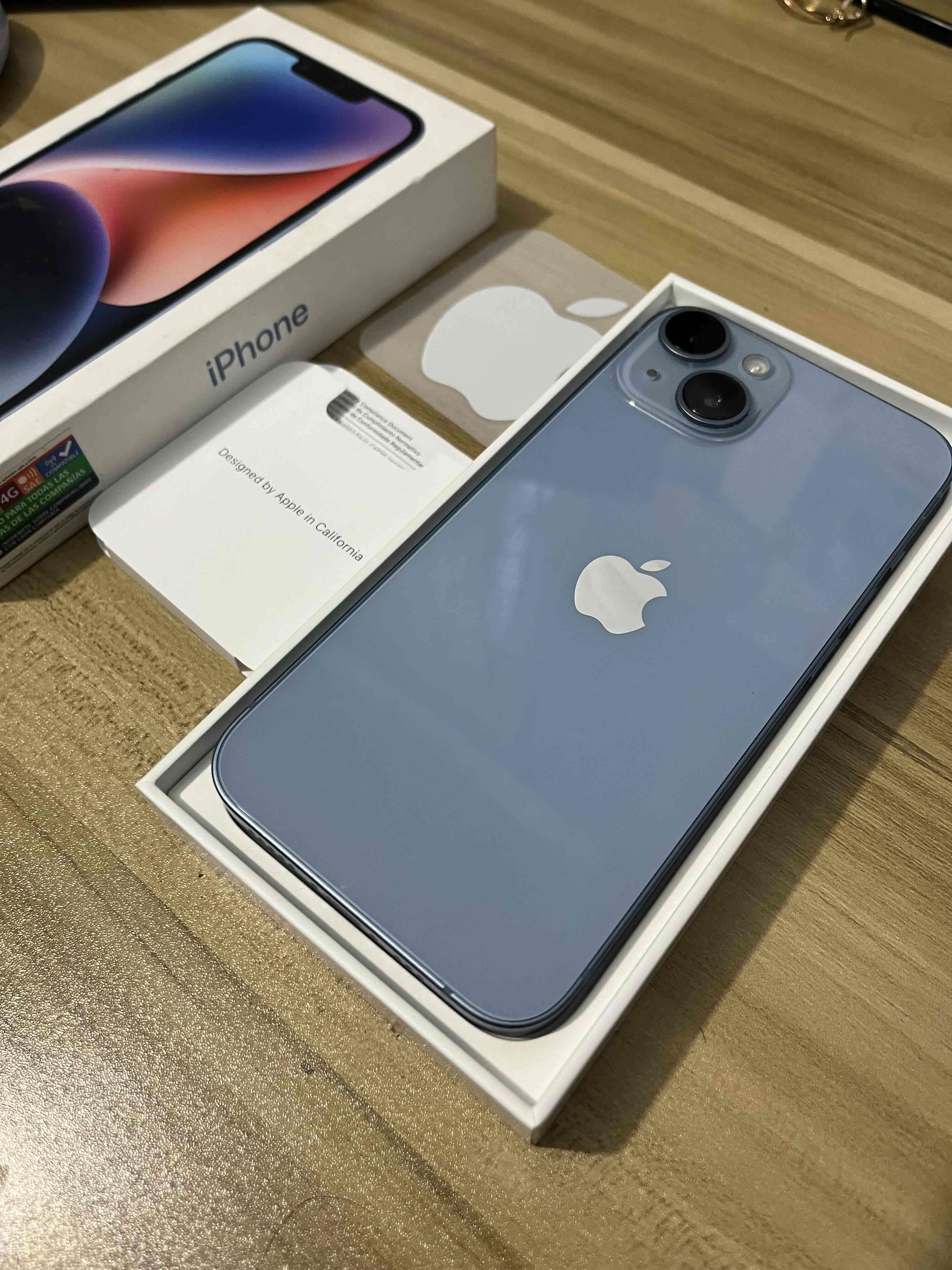 iPhone 14 128gb azul con caja - miniatura 3