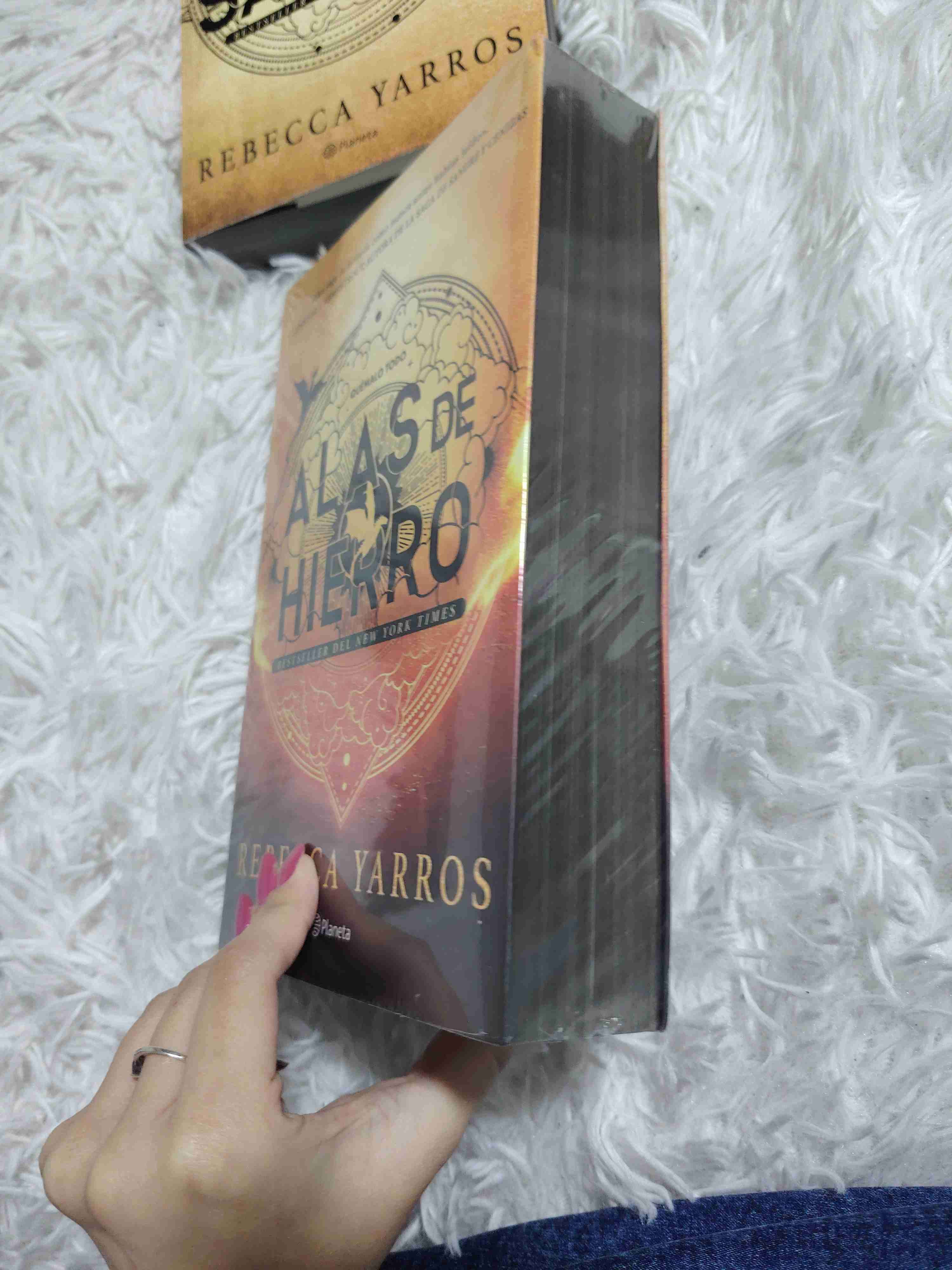 Libro Alas de Hierro en español - miniatura 3