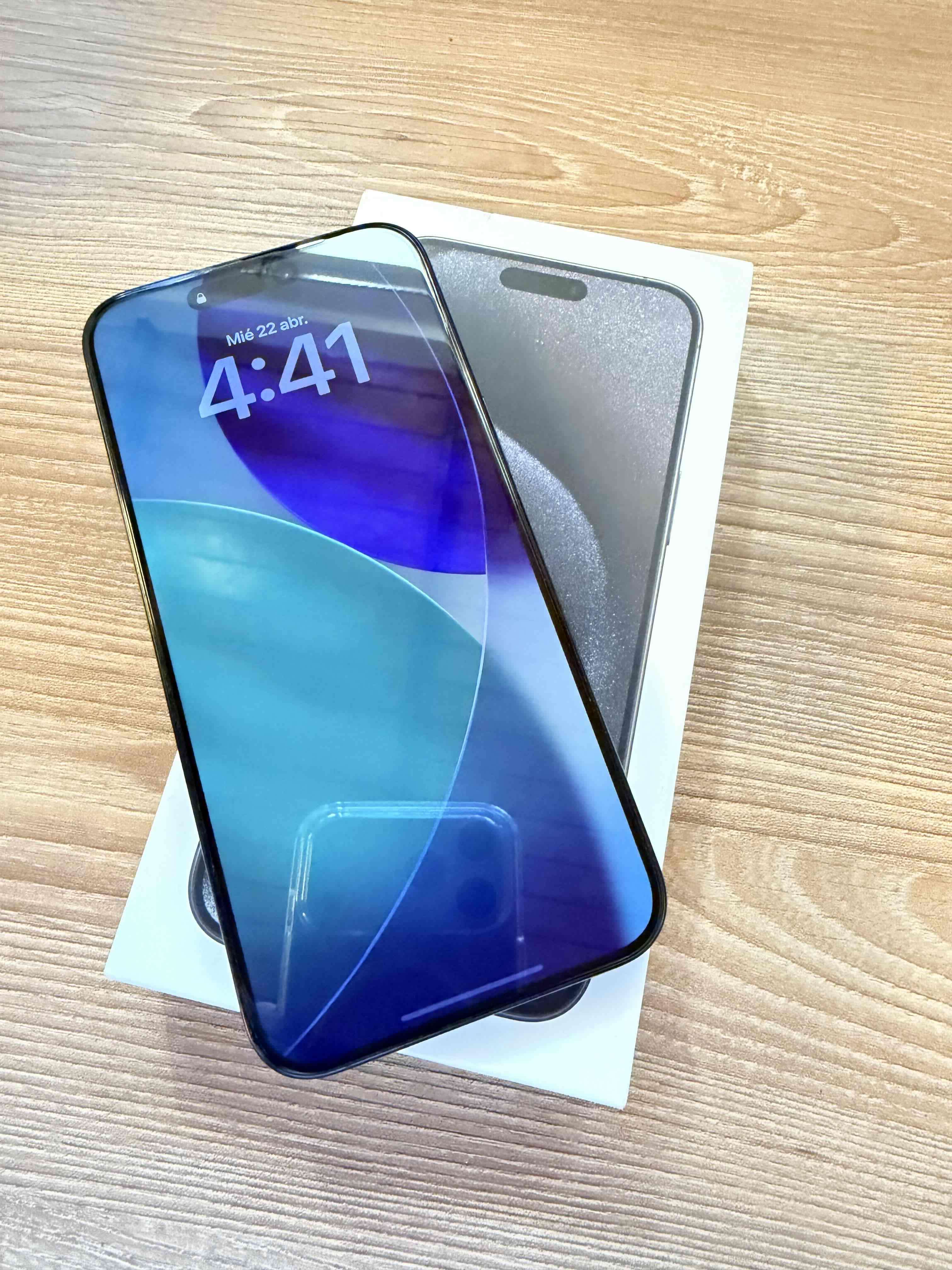 Apple iPhone 15 Pro Max (256 Gb) - Titanio Negro - miniatura 1