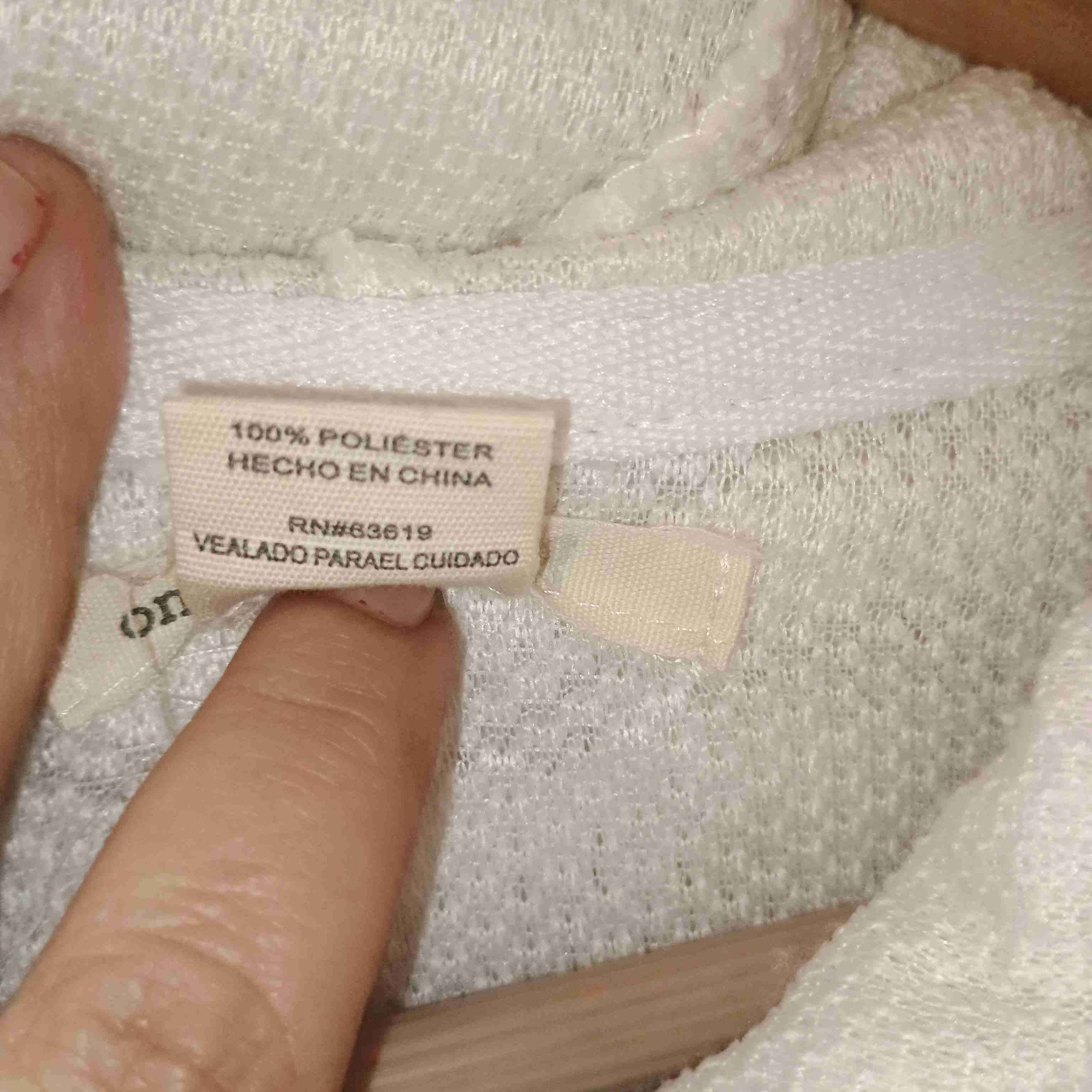 Polerón blanco amoroso con capucha - miniatura 4