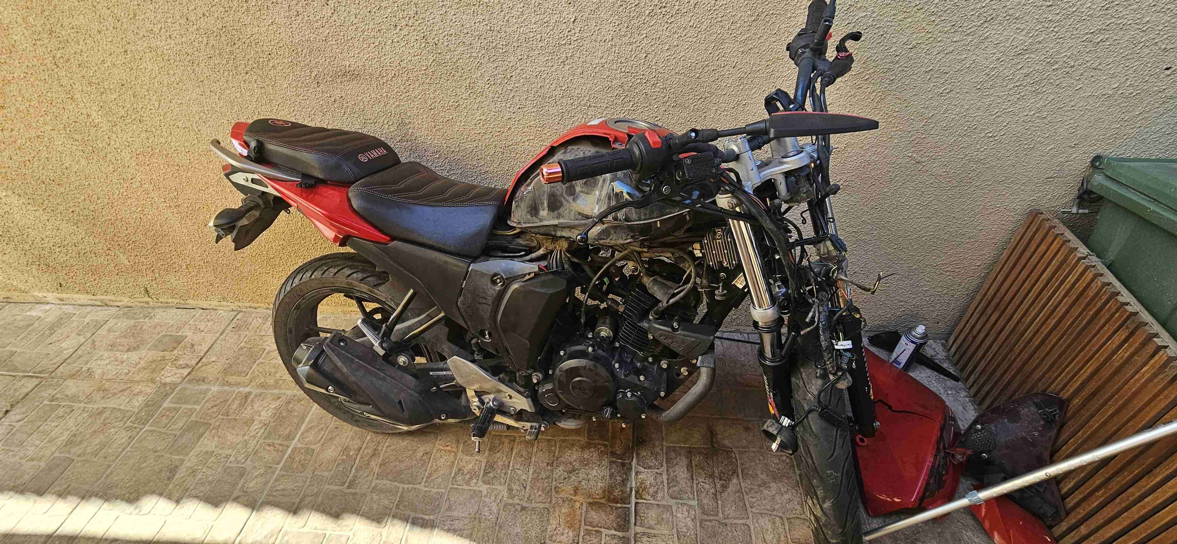 Yamaha fz150 2.0 2018 chocada - miniatura 4