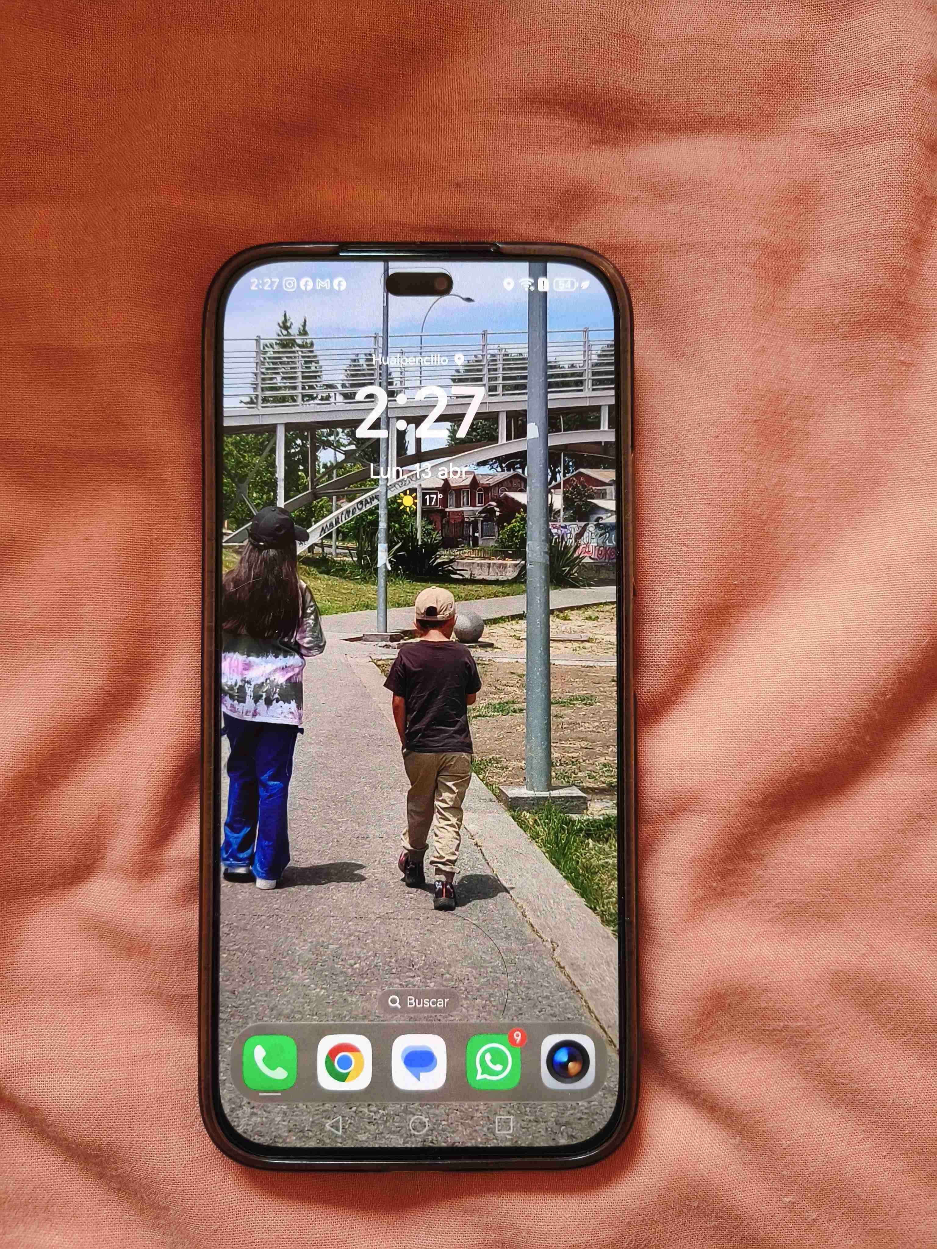 Teléfono inteligente en buen estado - miniatura 1