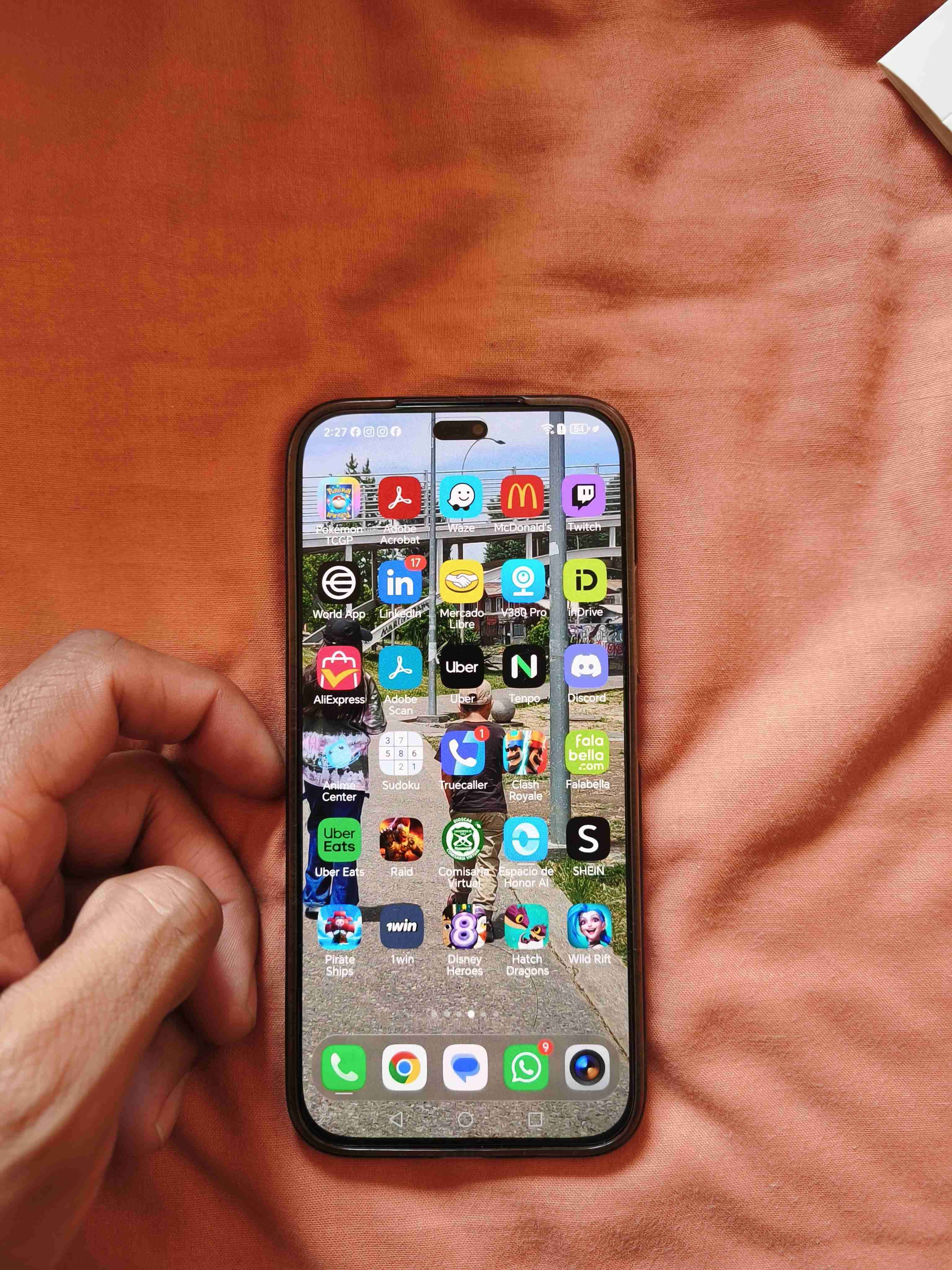 Teléfono inteligente en buen estado - miniatura 2