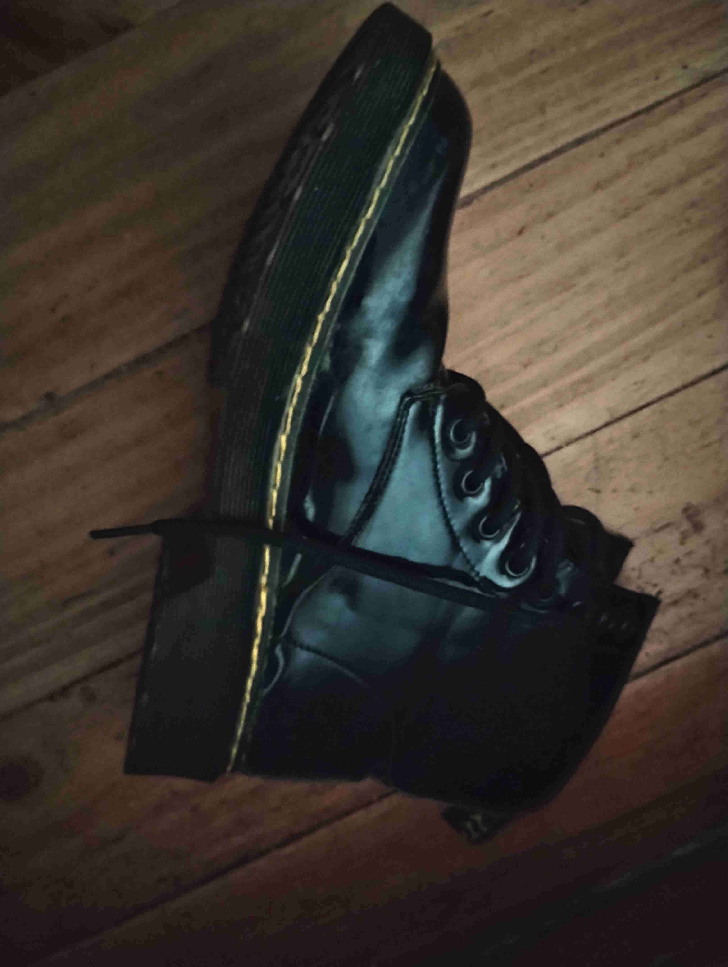 Botas negras de charol - miniatura 2