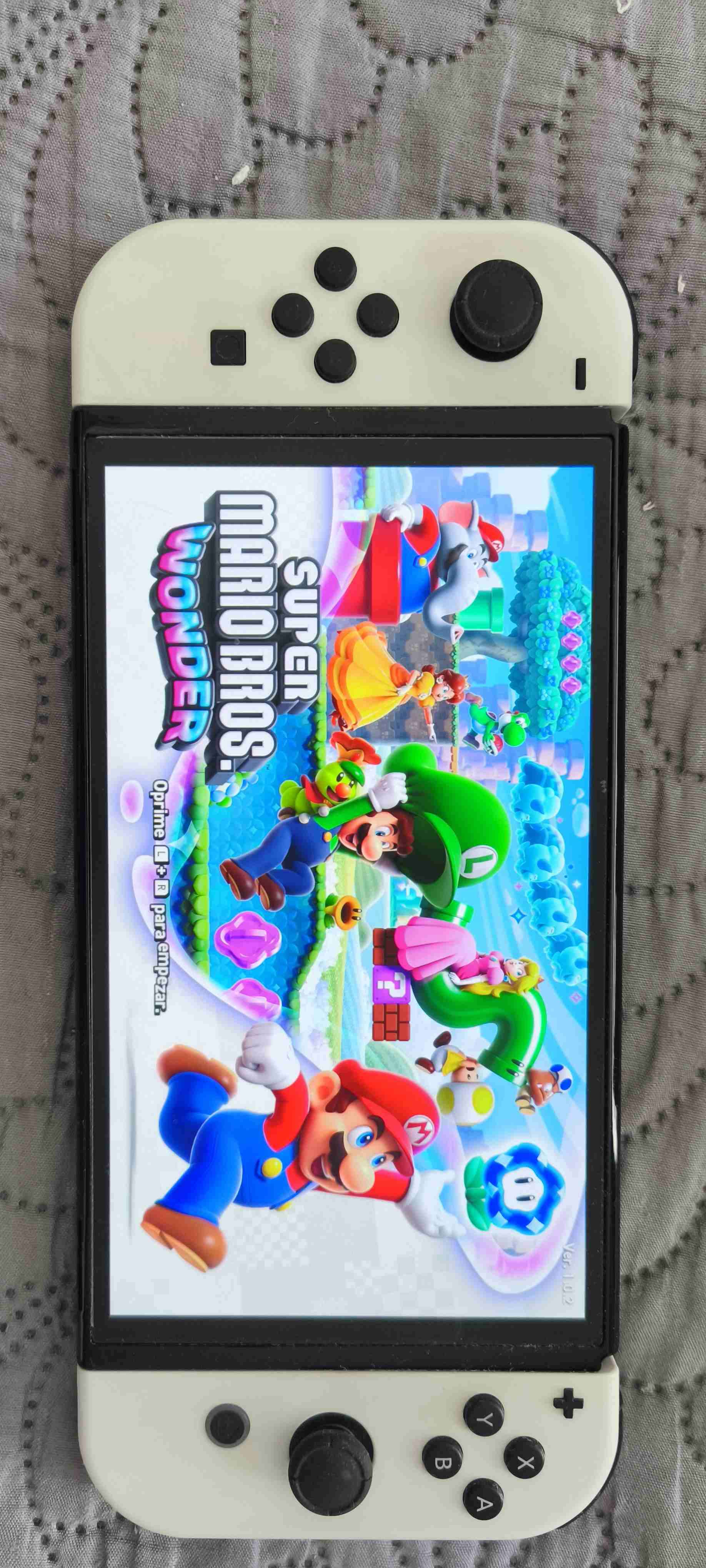 Nintendo Switch OLED con juego - miniatura 2