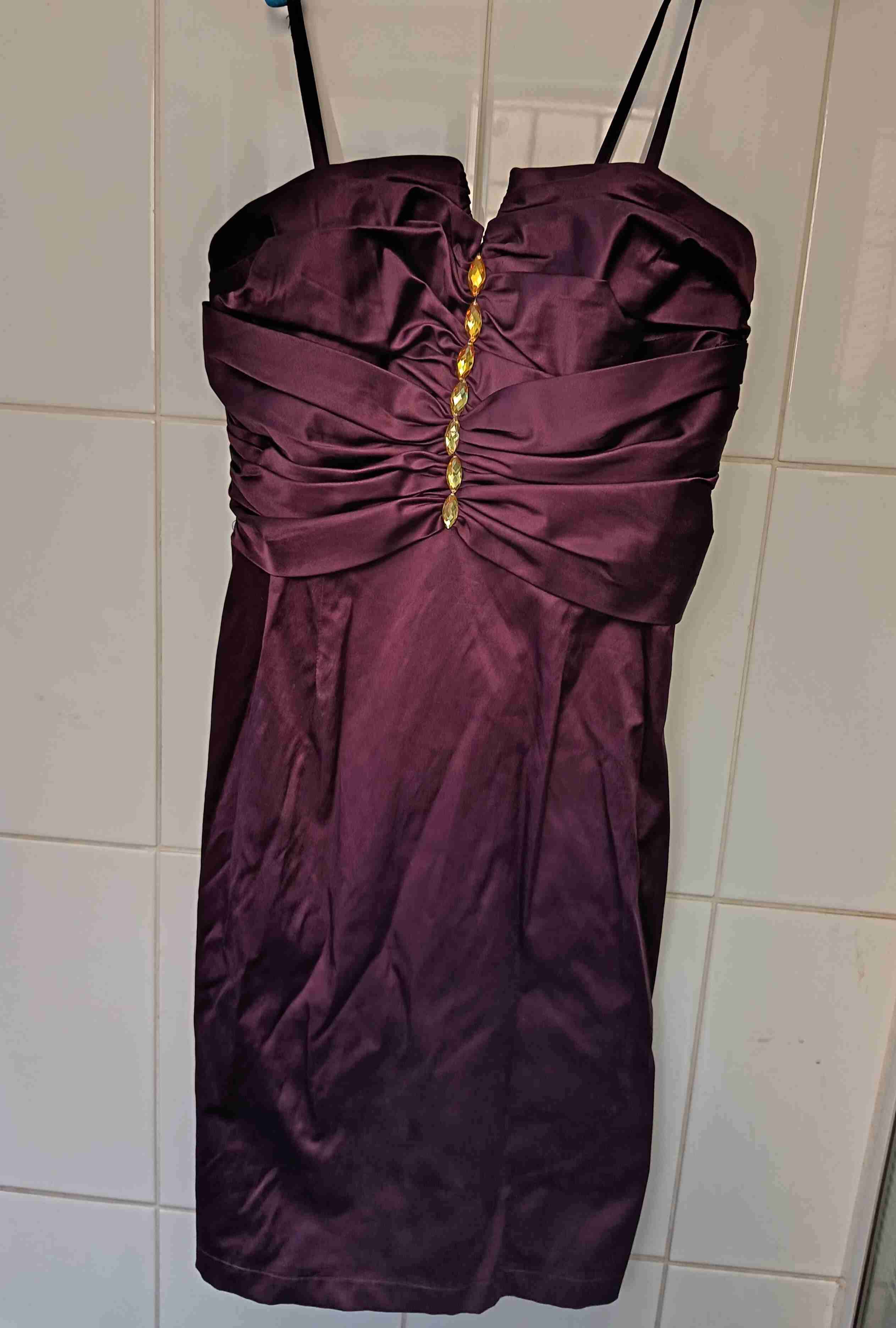 Vestido morado elegante