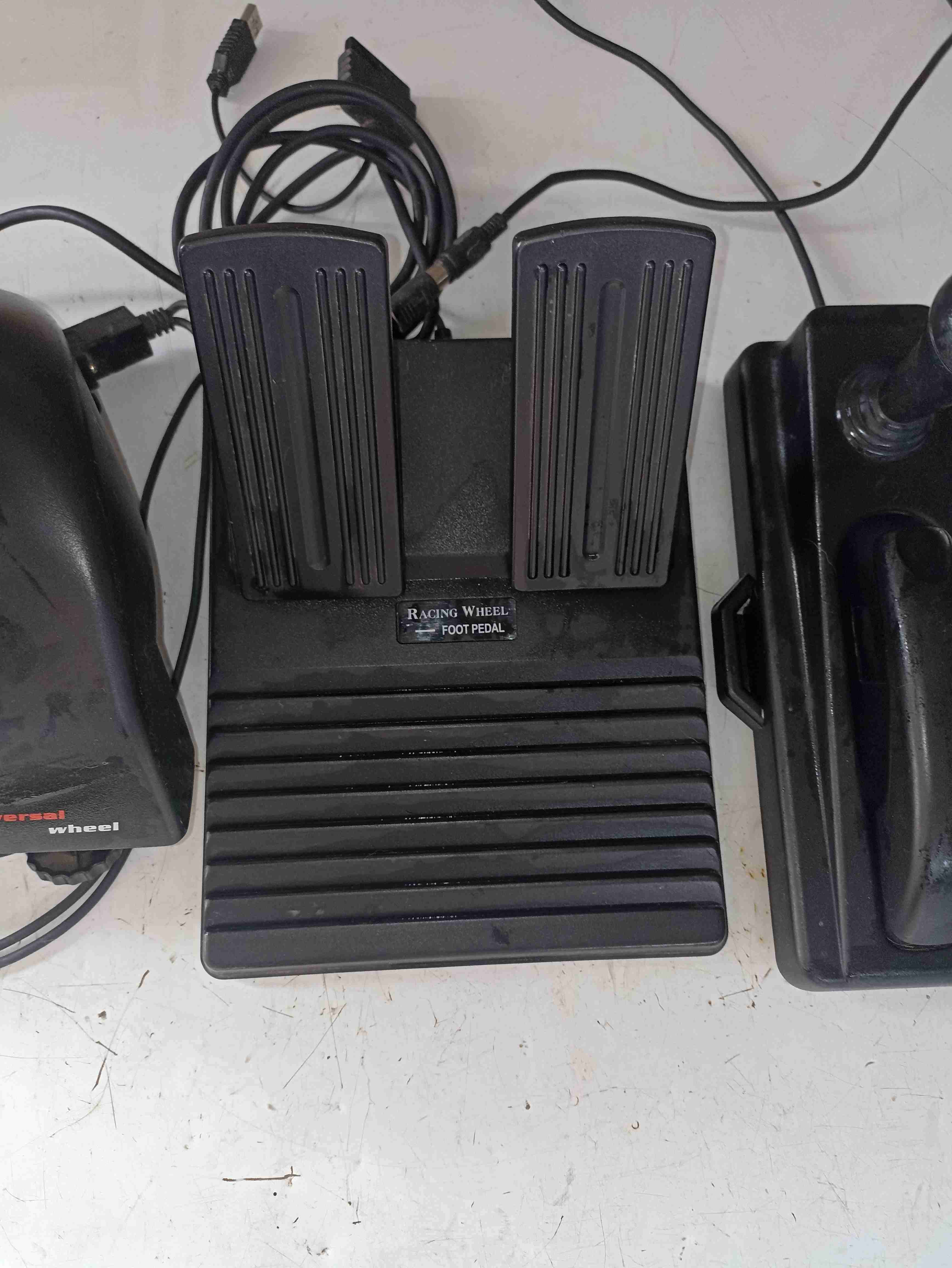 Volante universal para juegos - miniatura 4