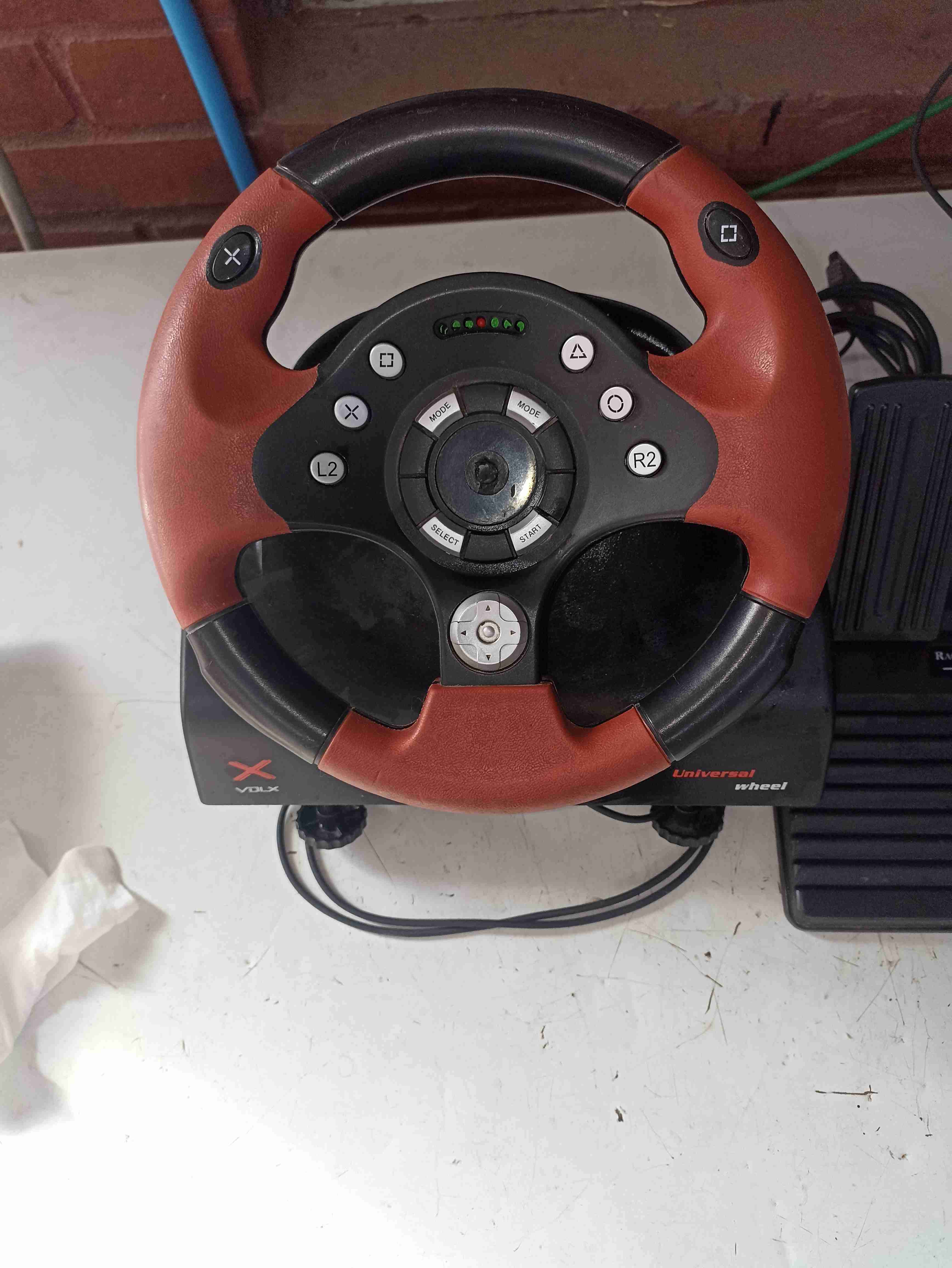 Volante universal para juegos - miniatura 5