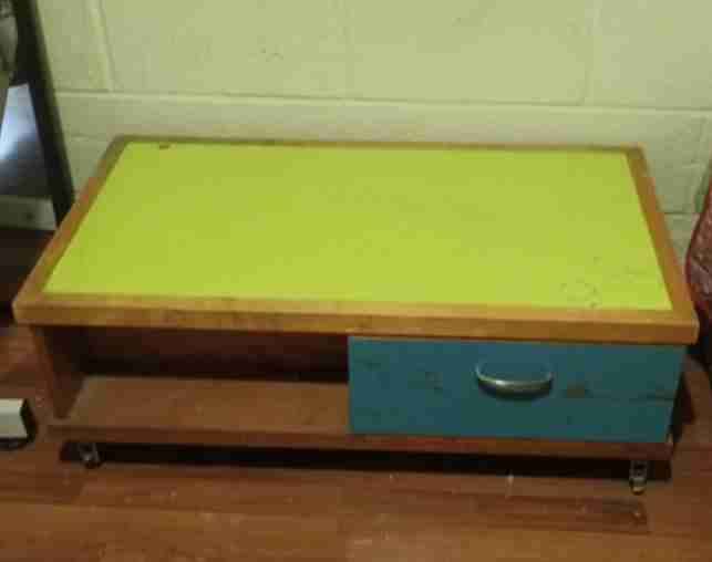 Mesa de centro con ruedas o rack