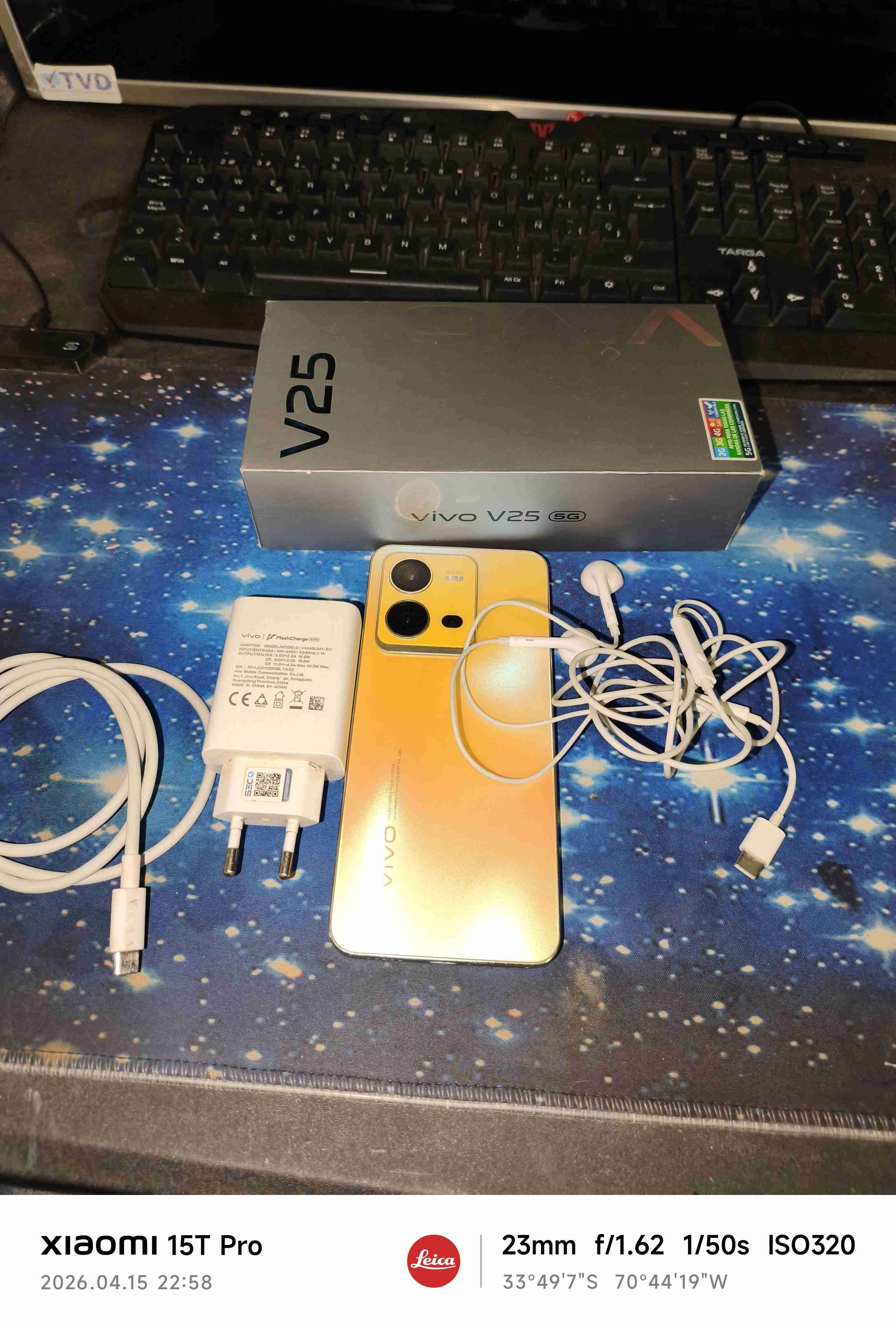 Smartphone Vivo V25 amarillo - miniatura 3