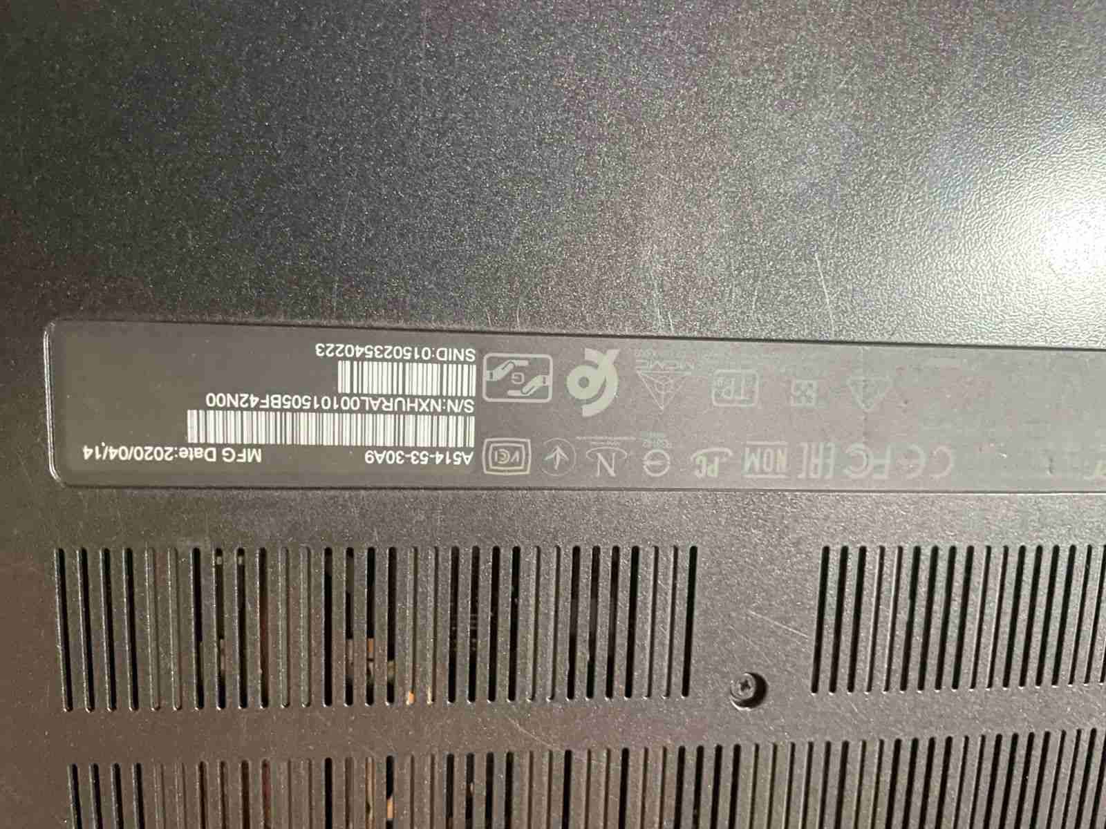 Laptop Acer con cargador - miniatura 2