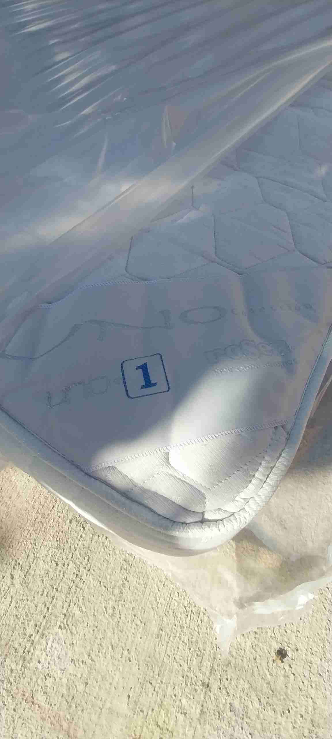 Colchón poco uso 3 meses - miniatura 1