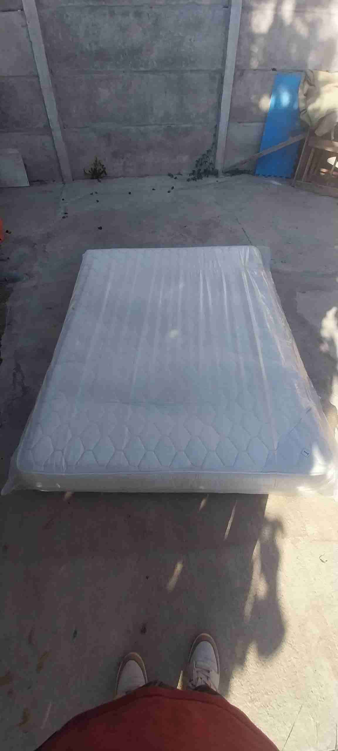 Colchón poco uso 3 meses - miniatura 2