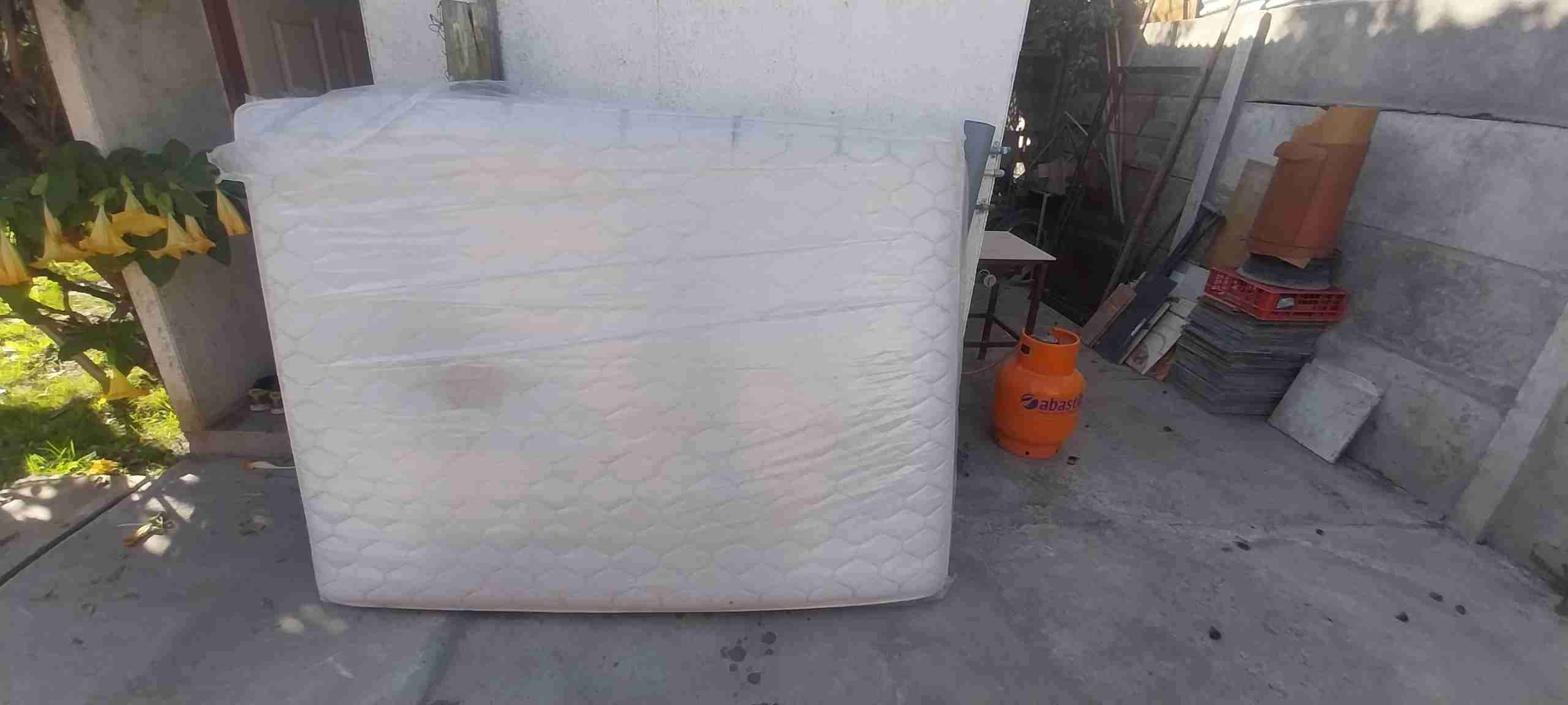 Colchón poco uso 3 meses - miniatura 4