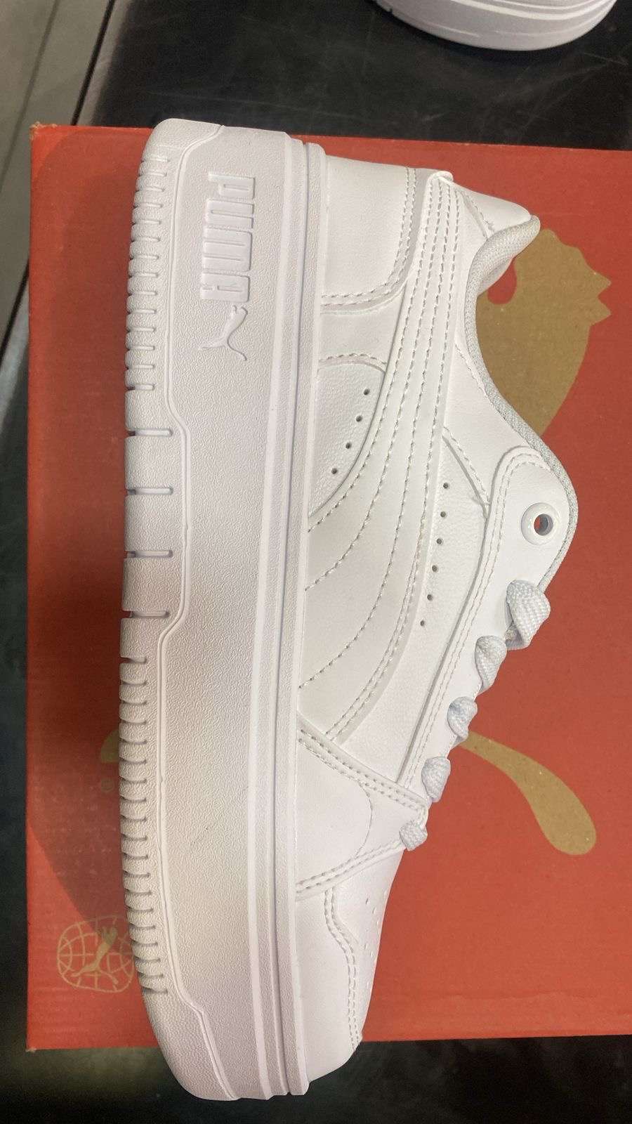 Zapatillas blancas Puma - miniatura 2