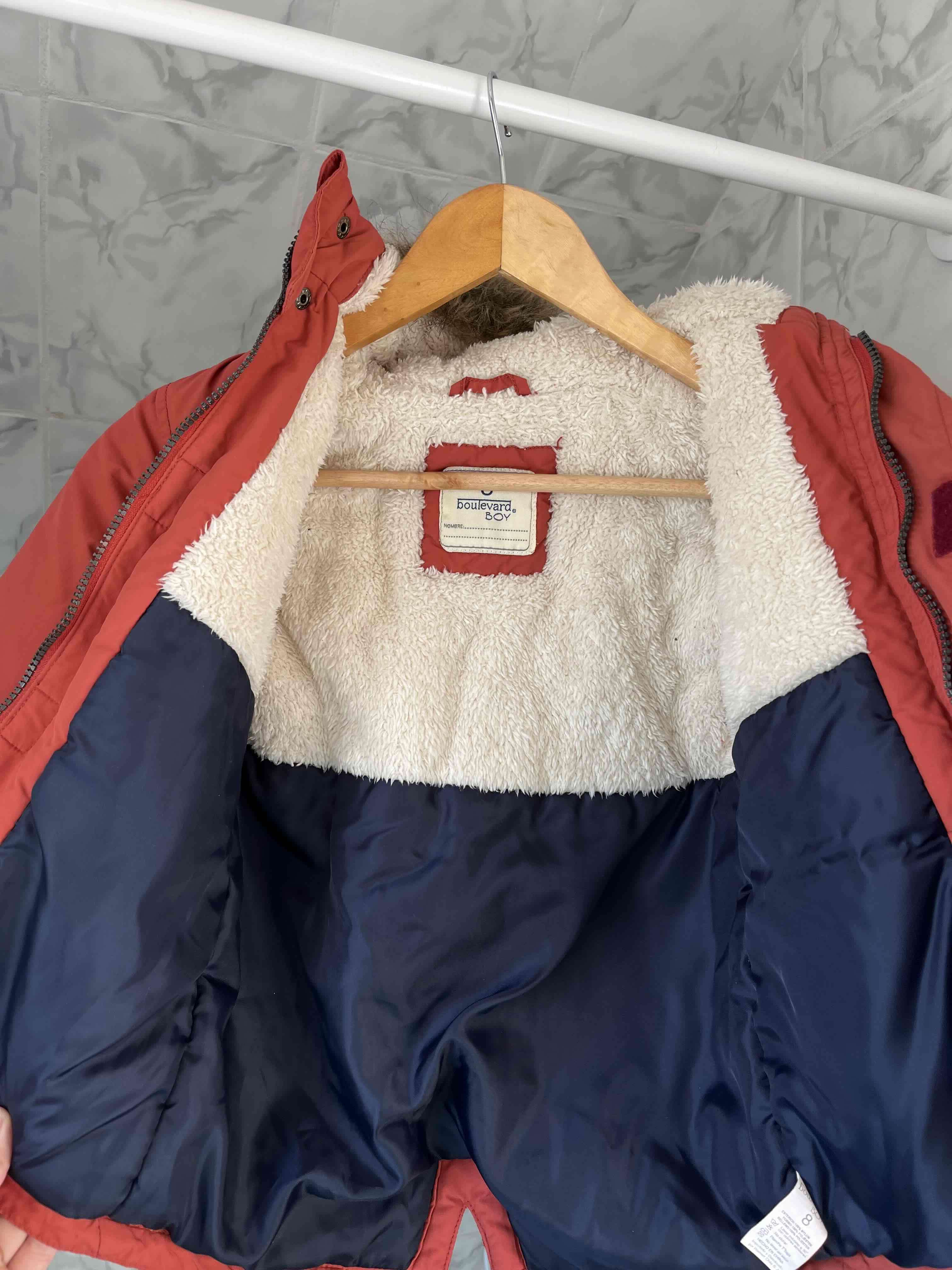 Parka roja para niños con capucha - miniatura 3