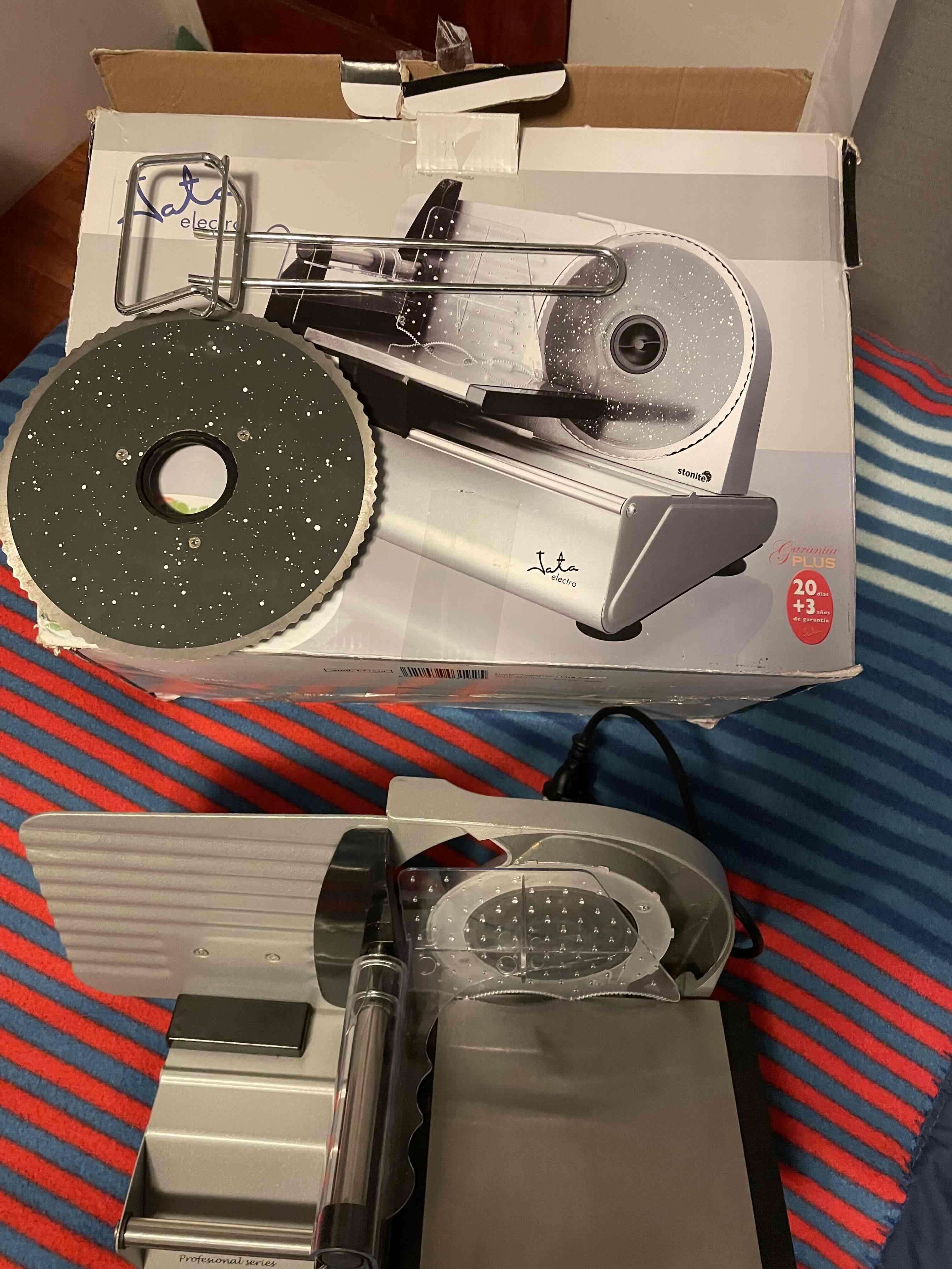 Cortadora de fiambres Jata electro - miniatura 3