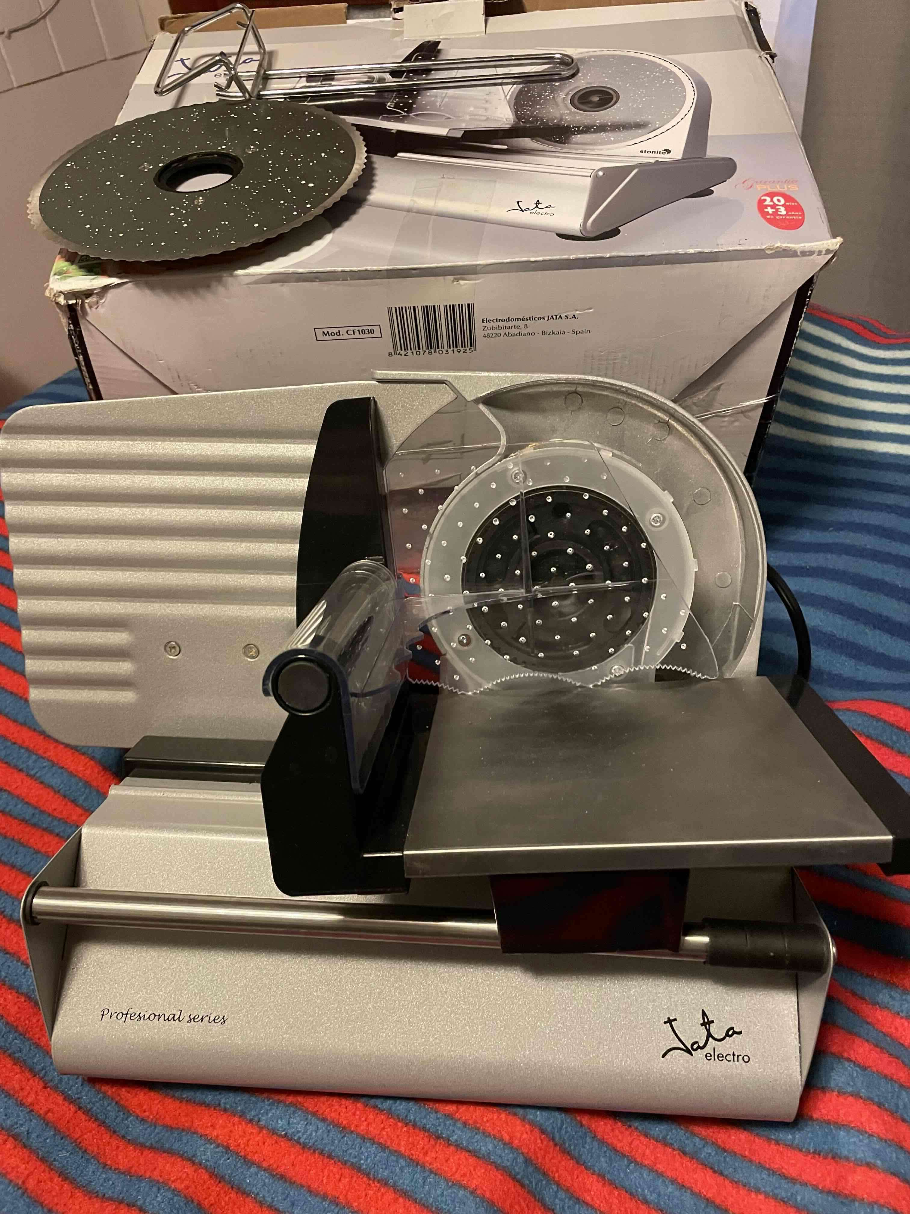 Cortadora de fiambres Jata electro - miniatura 4