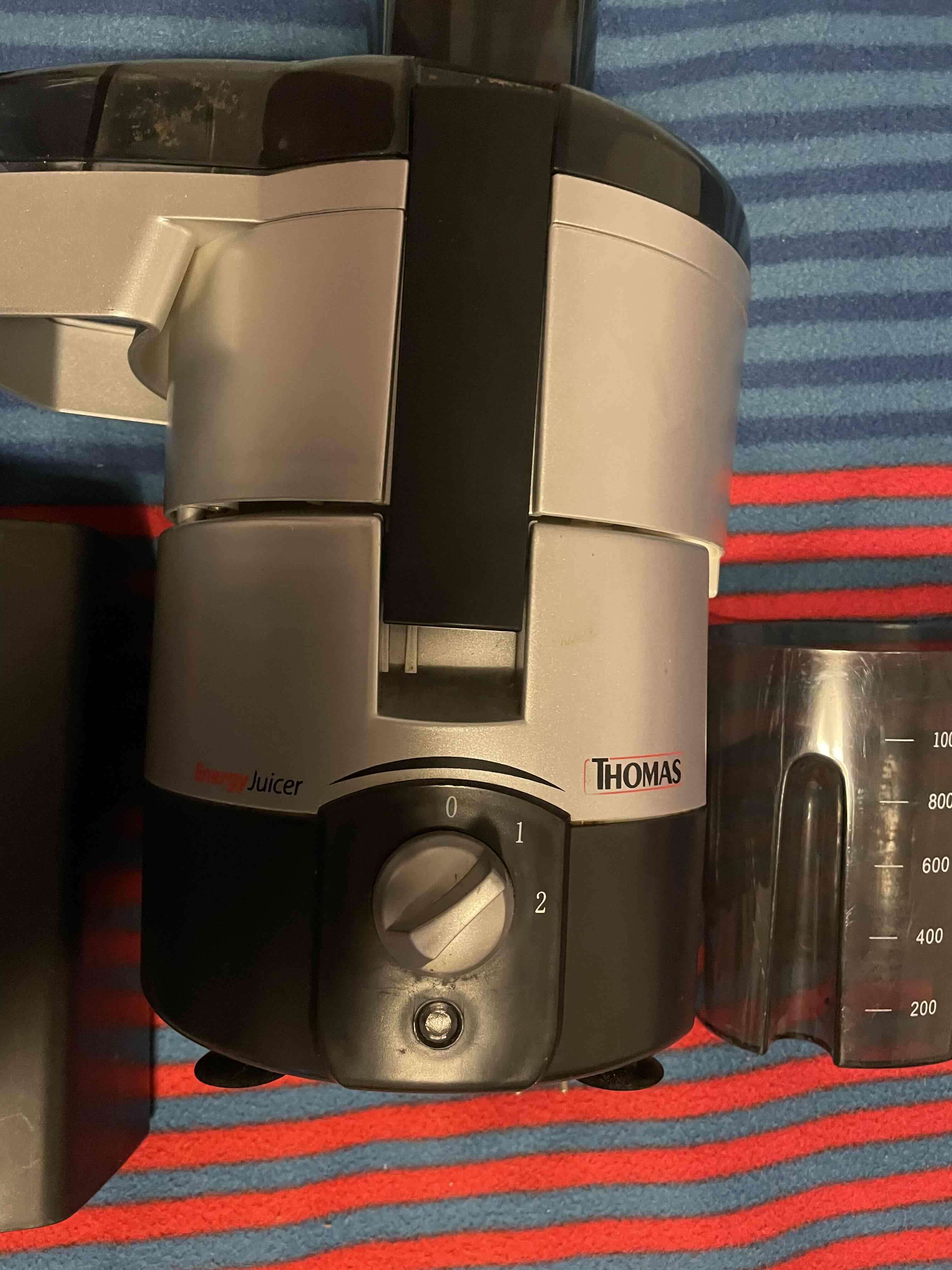Extractor de jugos Thomas - miniatura 1