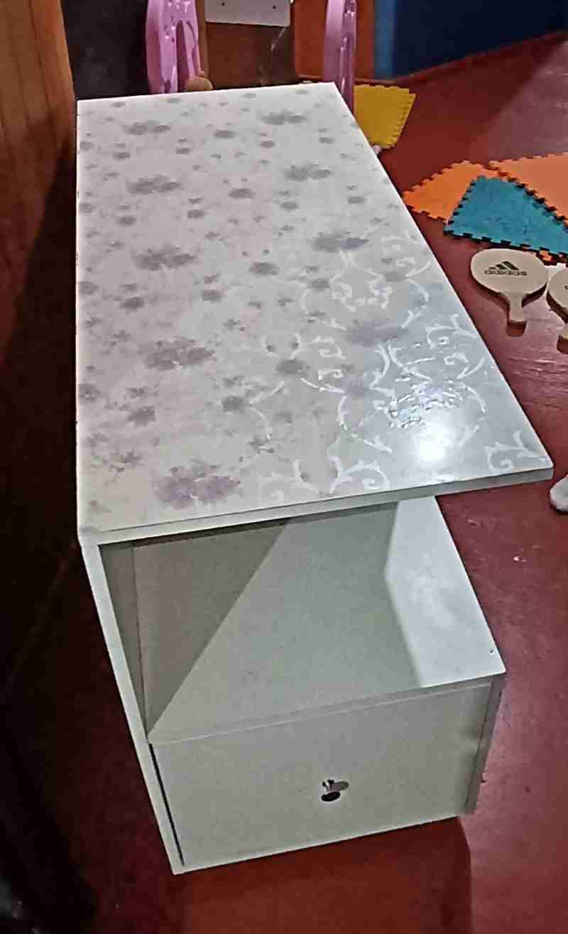 Escritorio con diseño floral - miniatura 2