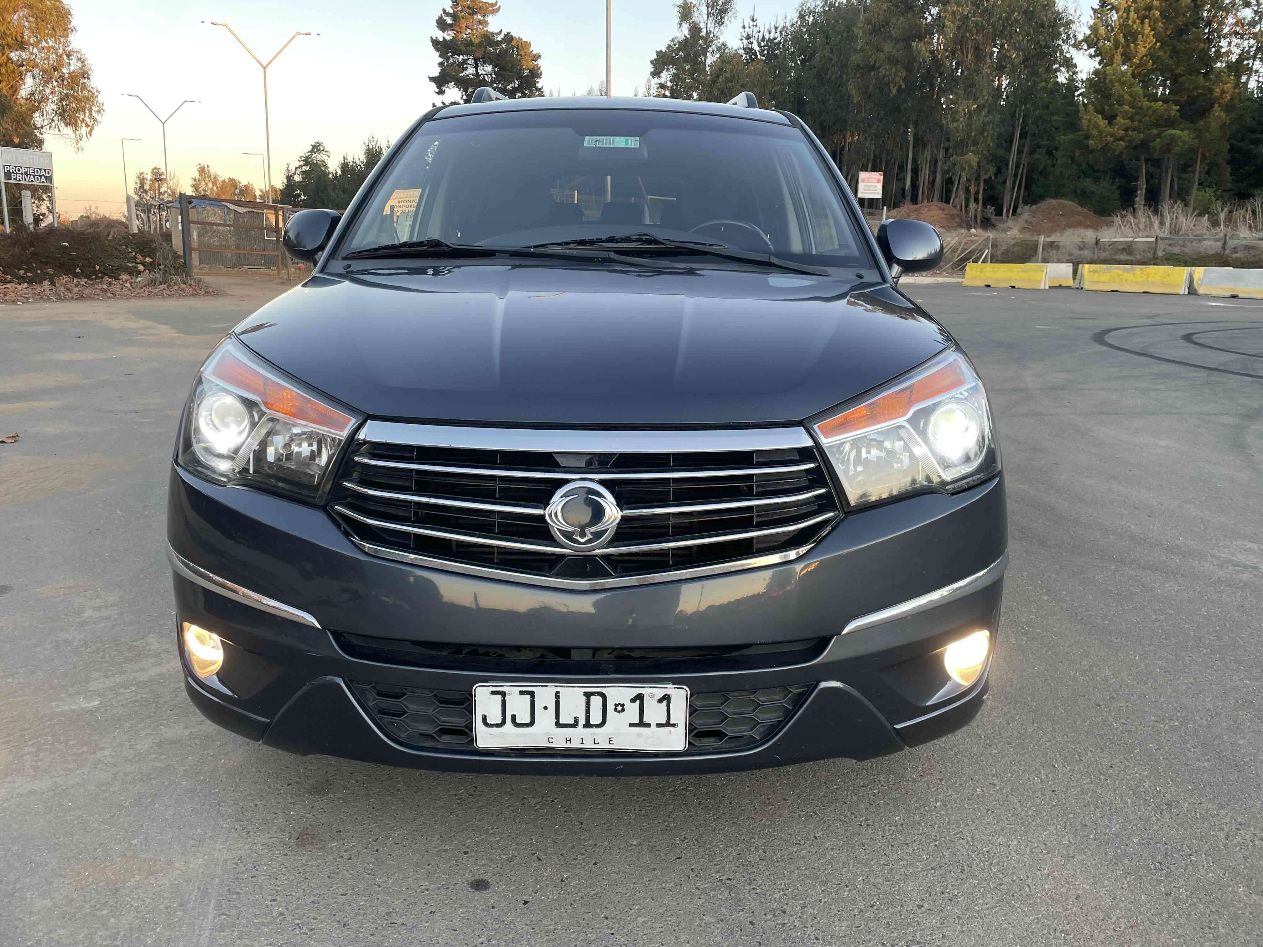 SSANGYONG STAVIC 2.2 AUT TURBO DIÉSEL - miniatura 6