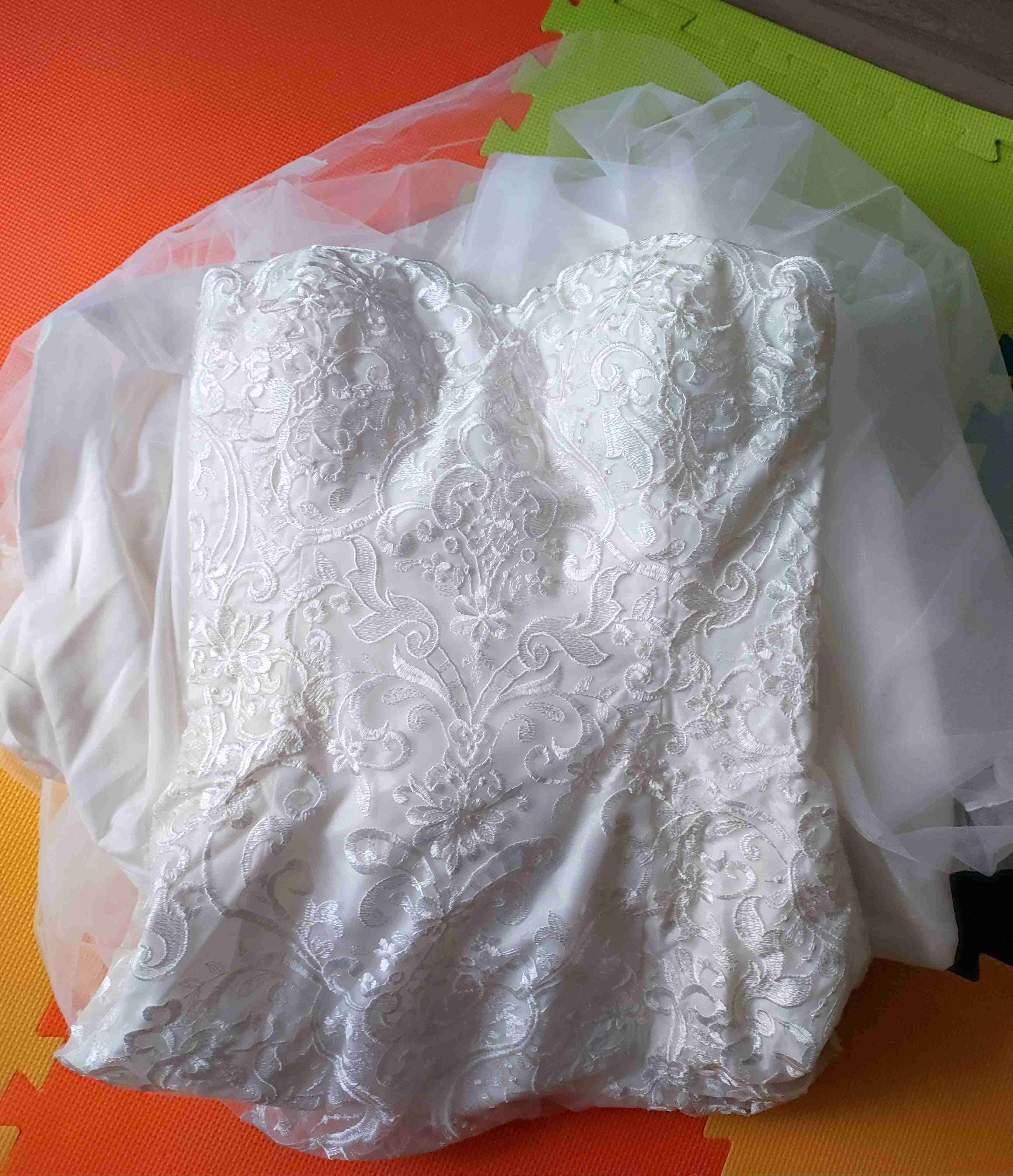 Vestido de novia bordado blanco - miniatura 2