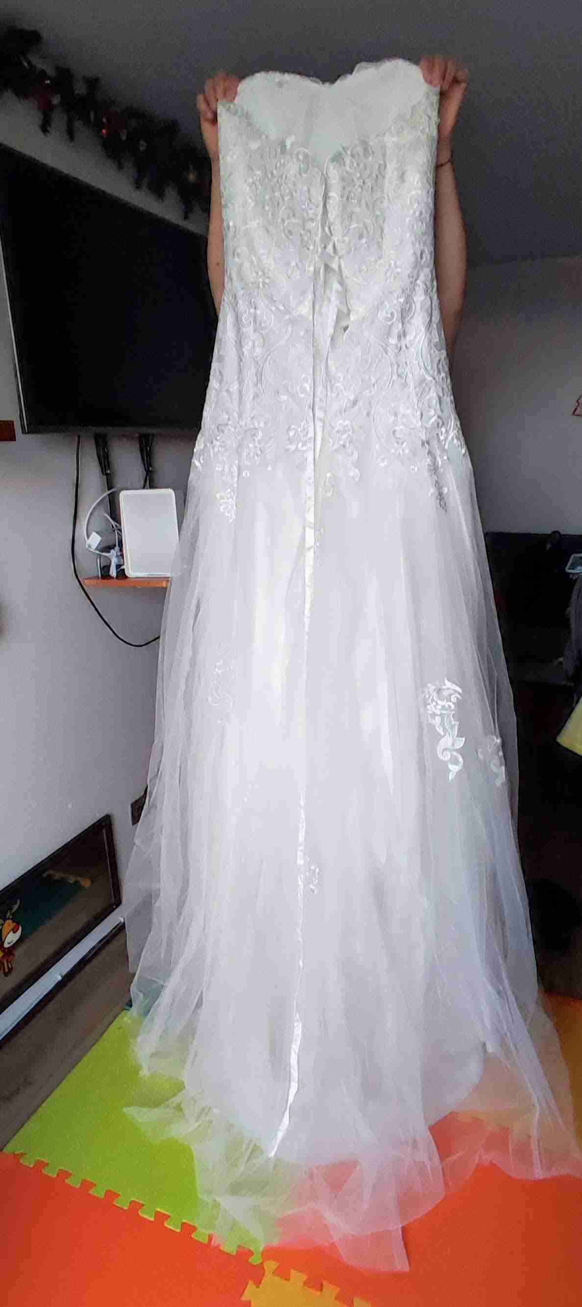 Vestido de novia bordado blanco - miniatura 3
