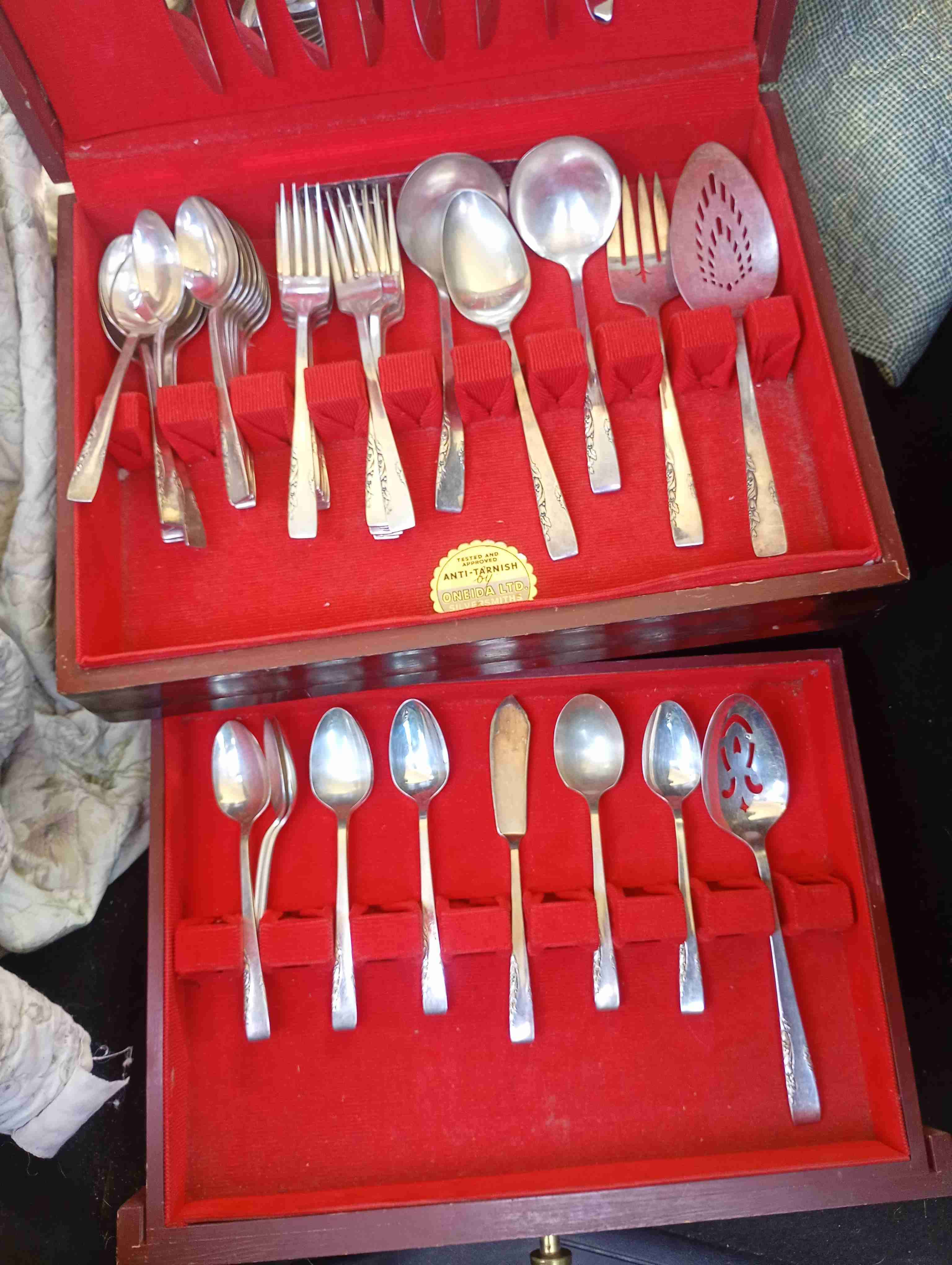 Set de cubiertos en estuche - miniatura 1