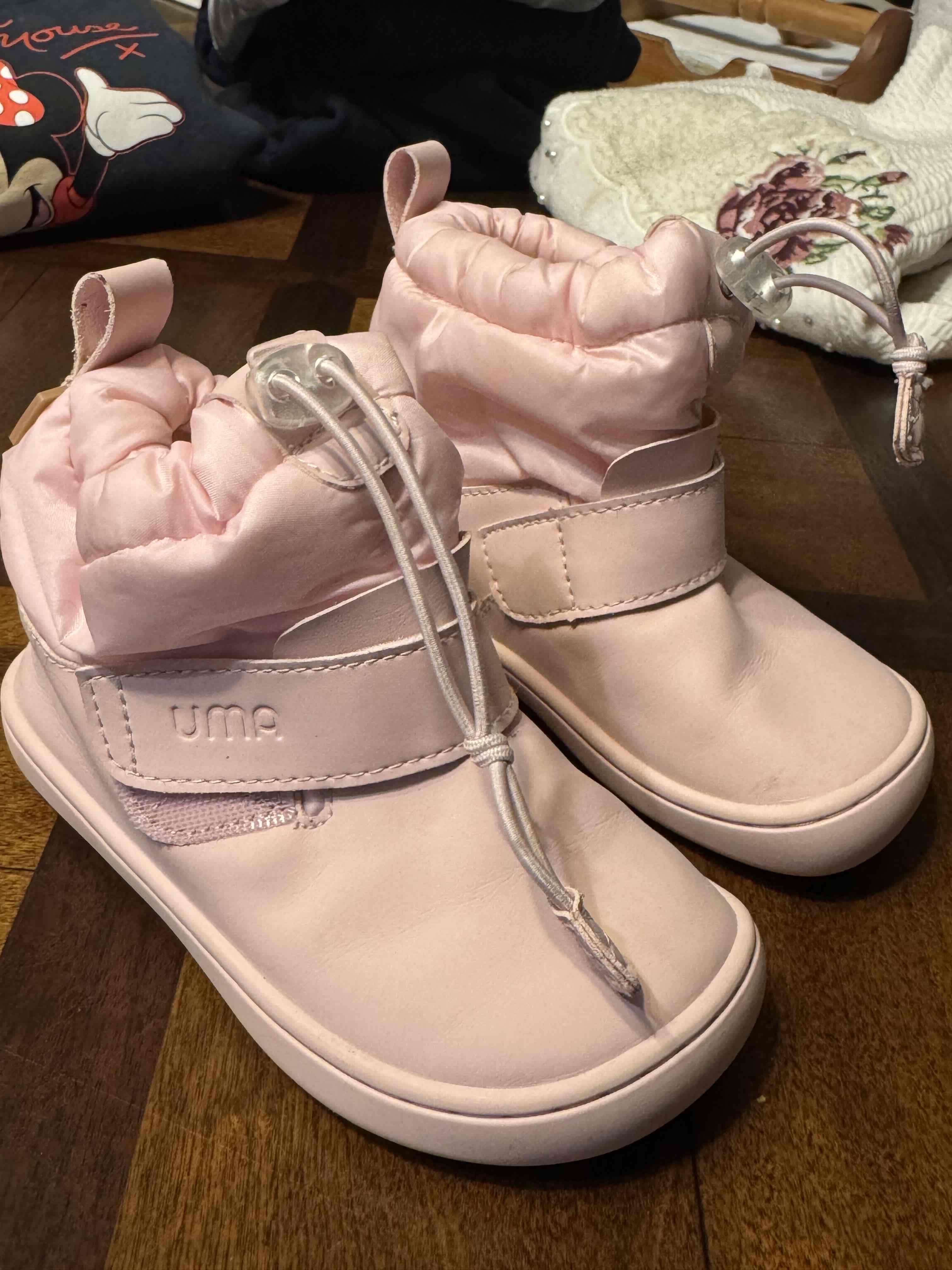 Botitas rosadas de invierno - miniatura 2