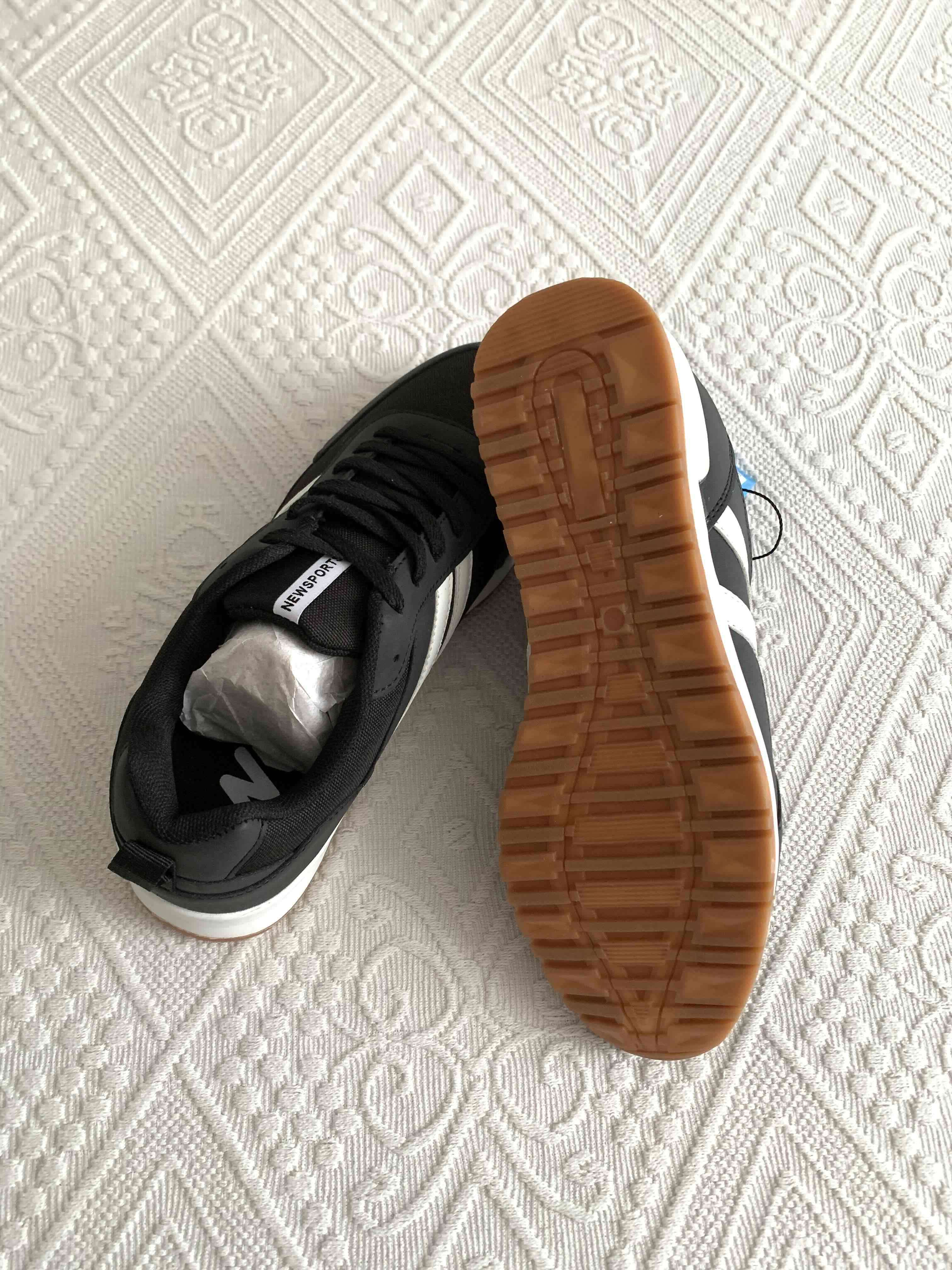 Zapatillas negras deportivas Nuevas - miniatura 4