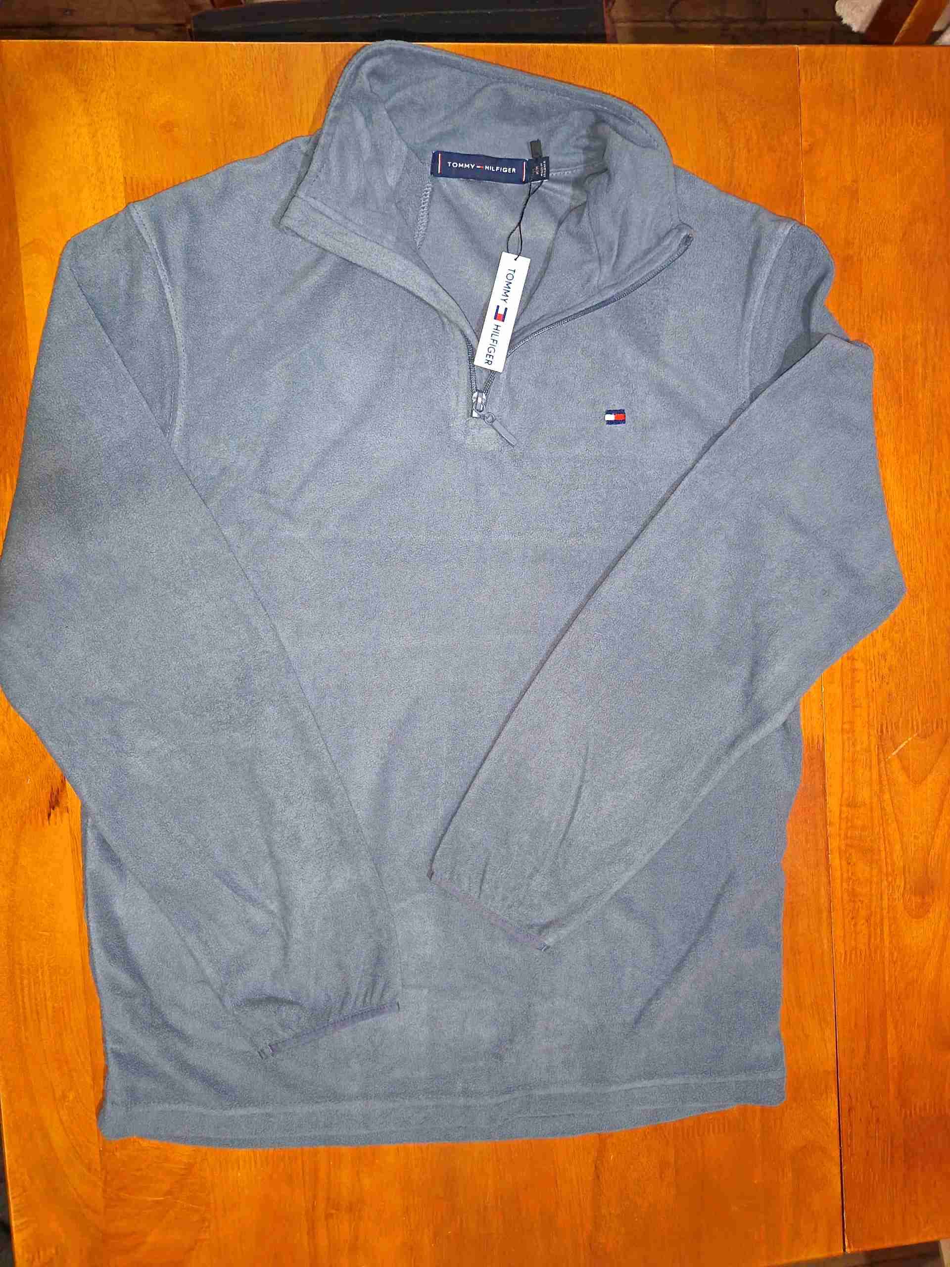 Polerones Tommy Hilfiger y Jordan - miniatura 1