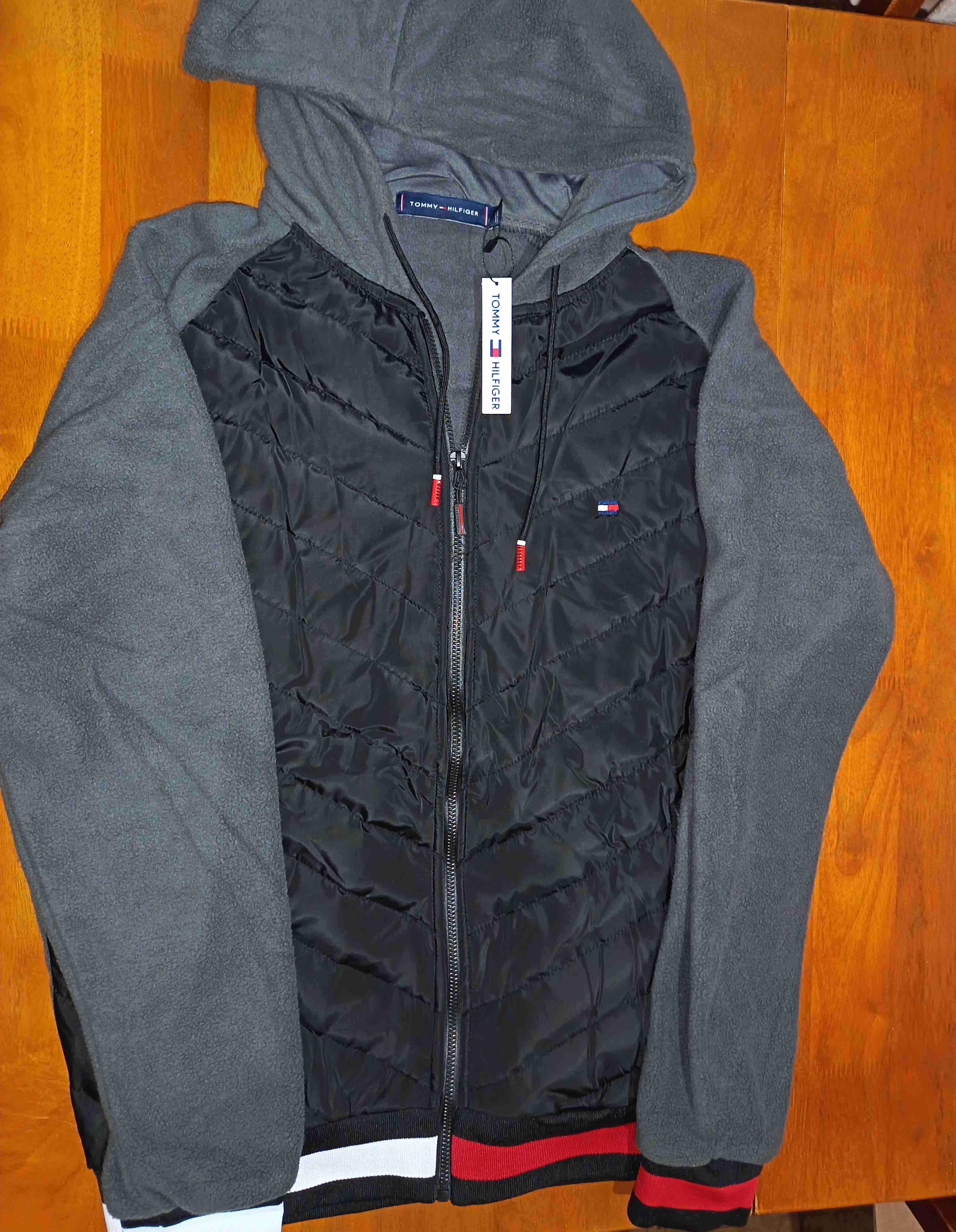 Polerones Tommy Hilfiger y Jordan - miniatura 2