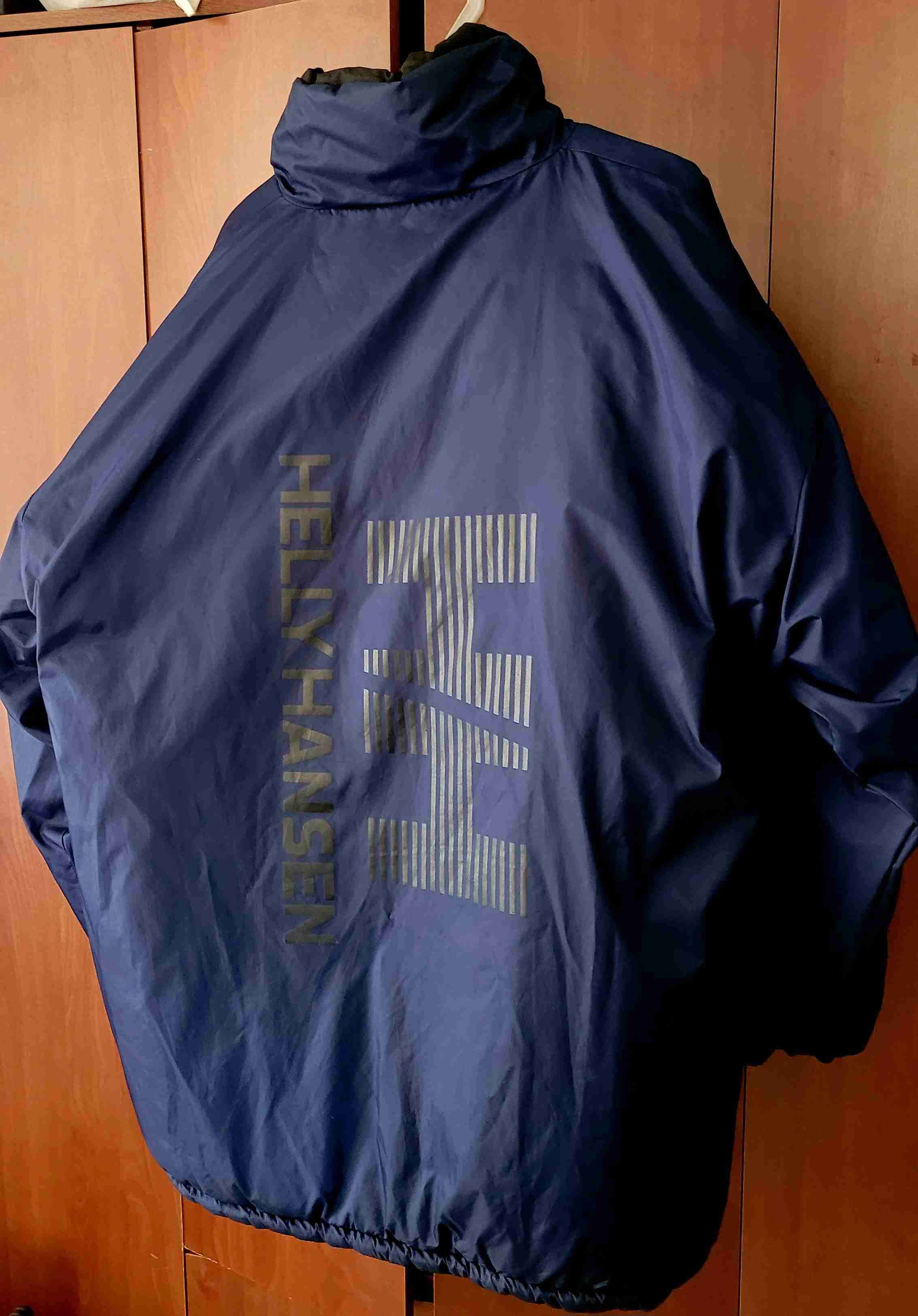 Chaqueta Helly Hansen reversible puffer negra - miniatura 6